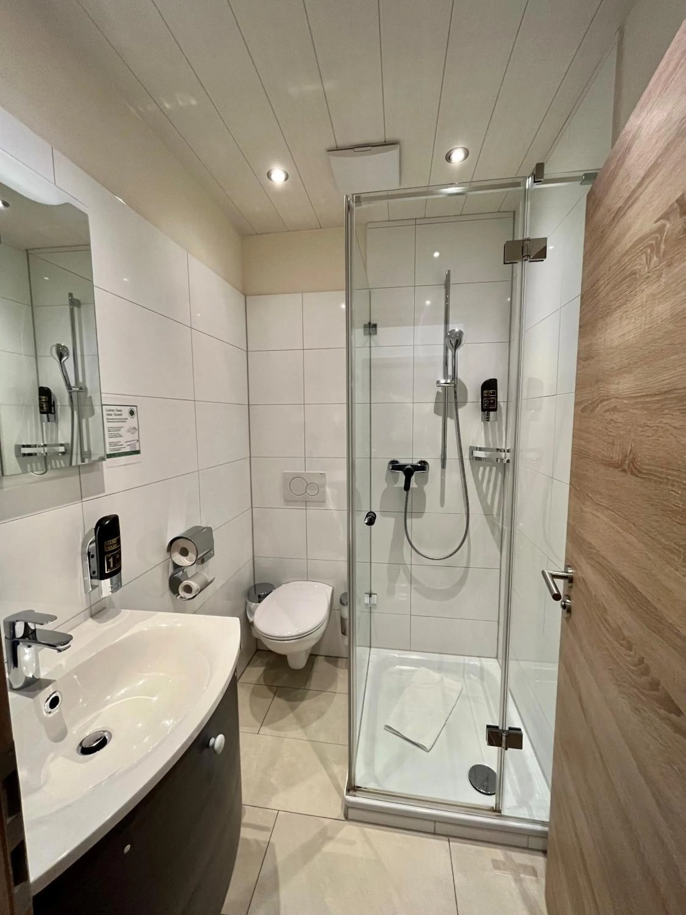 Shower in Landgasthof Schwarzberg