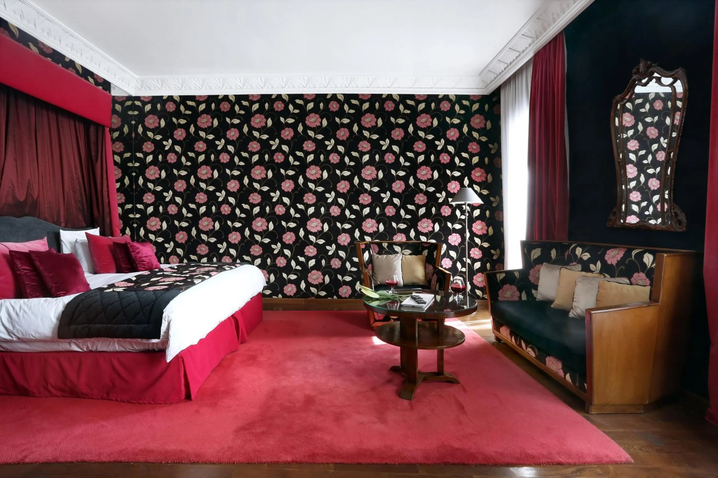 Bedroom, Bed in Hôtel particulier Le DOGE - Relais & Châteaux