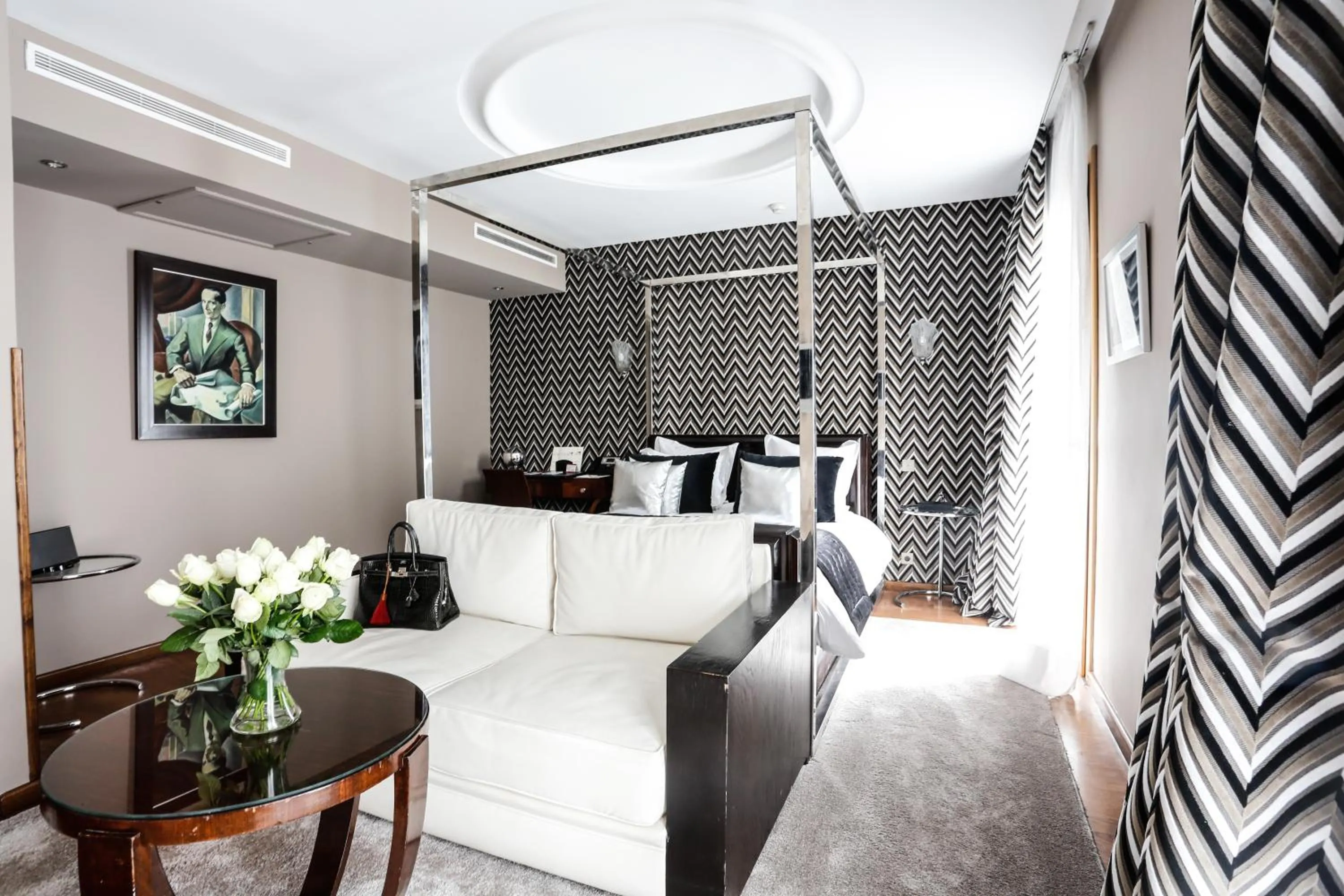 Photo of the whole room in Hôtel particulier Le DOGE - Relais & Châteaux