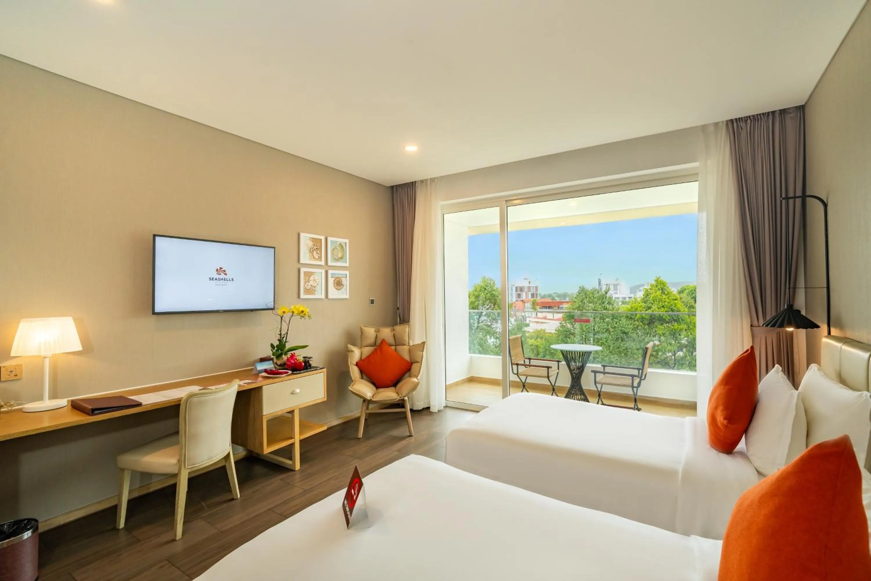 Bed in Seashells Phu Quoc Hotel & Spa