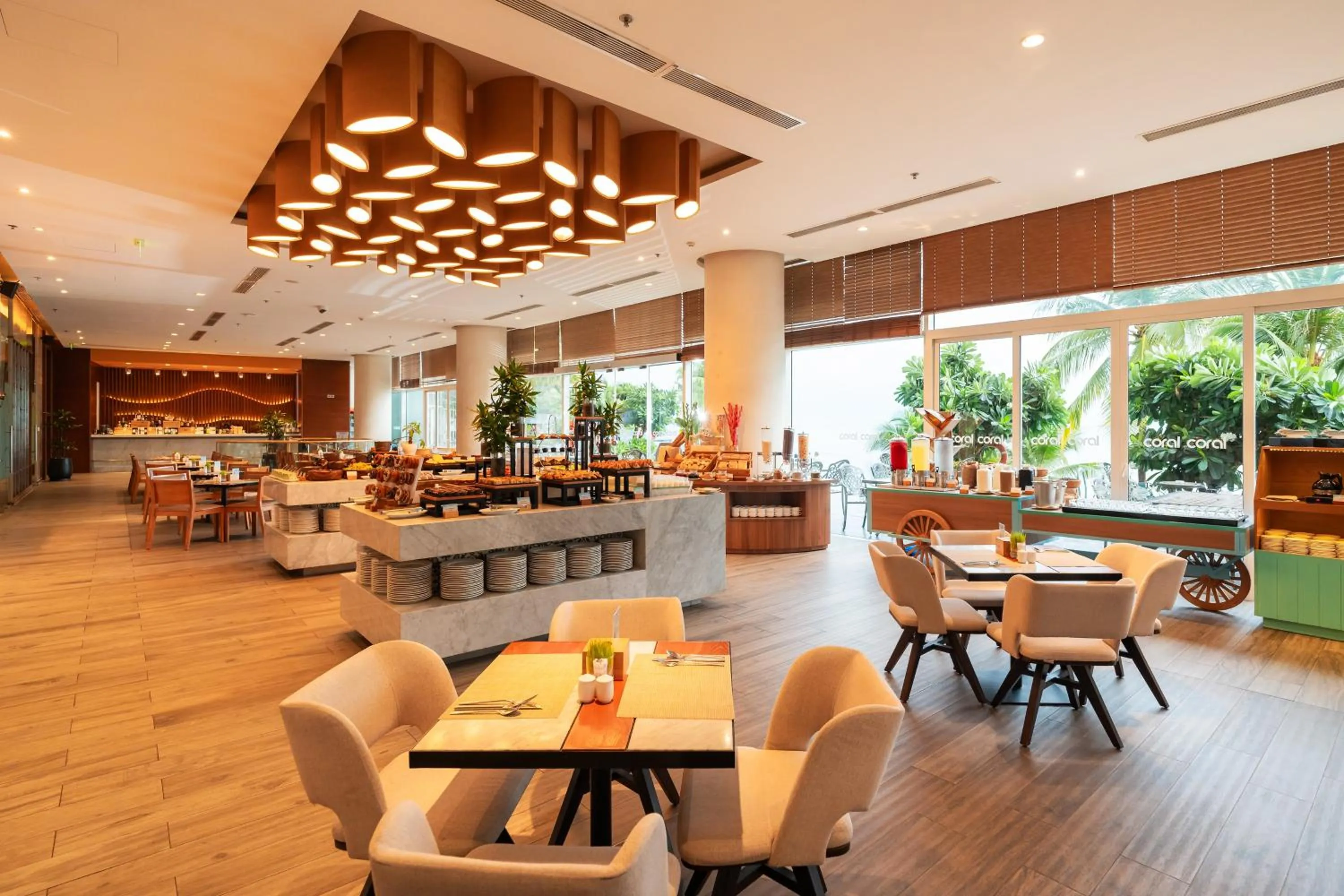 Restaurant/places to eat in Seashells Phu Quoc Hotel & Spa