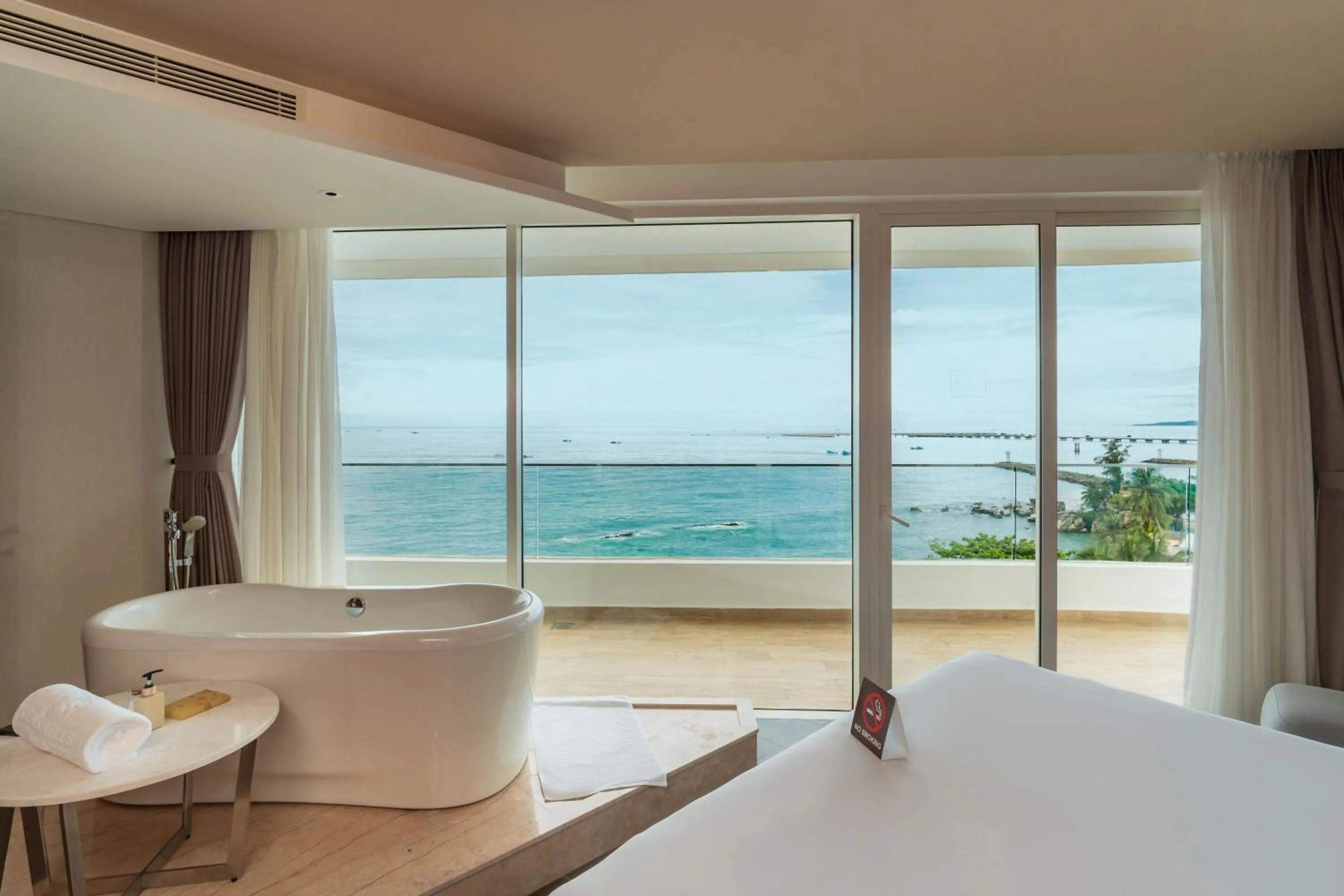 Bathroom, Bed in Seashells Phu Quoc Hotel & Spa
