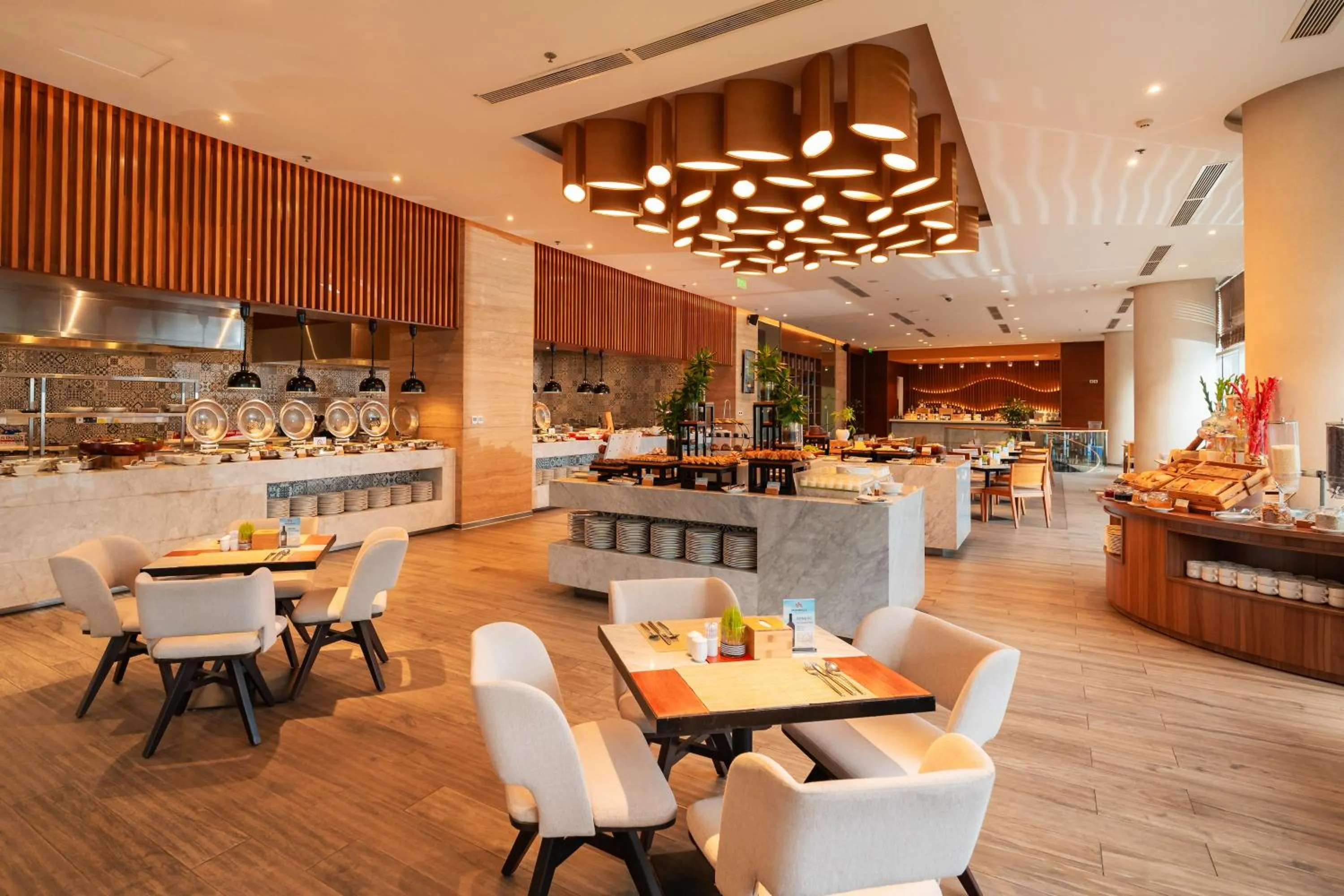 Restaurant/places to eat in Seashells Phu Quoc Hotel & Spa