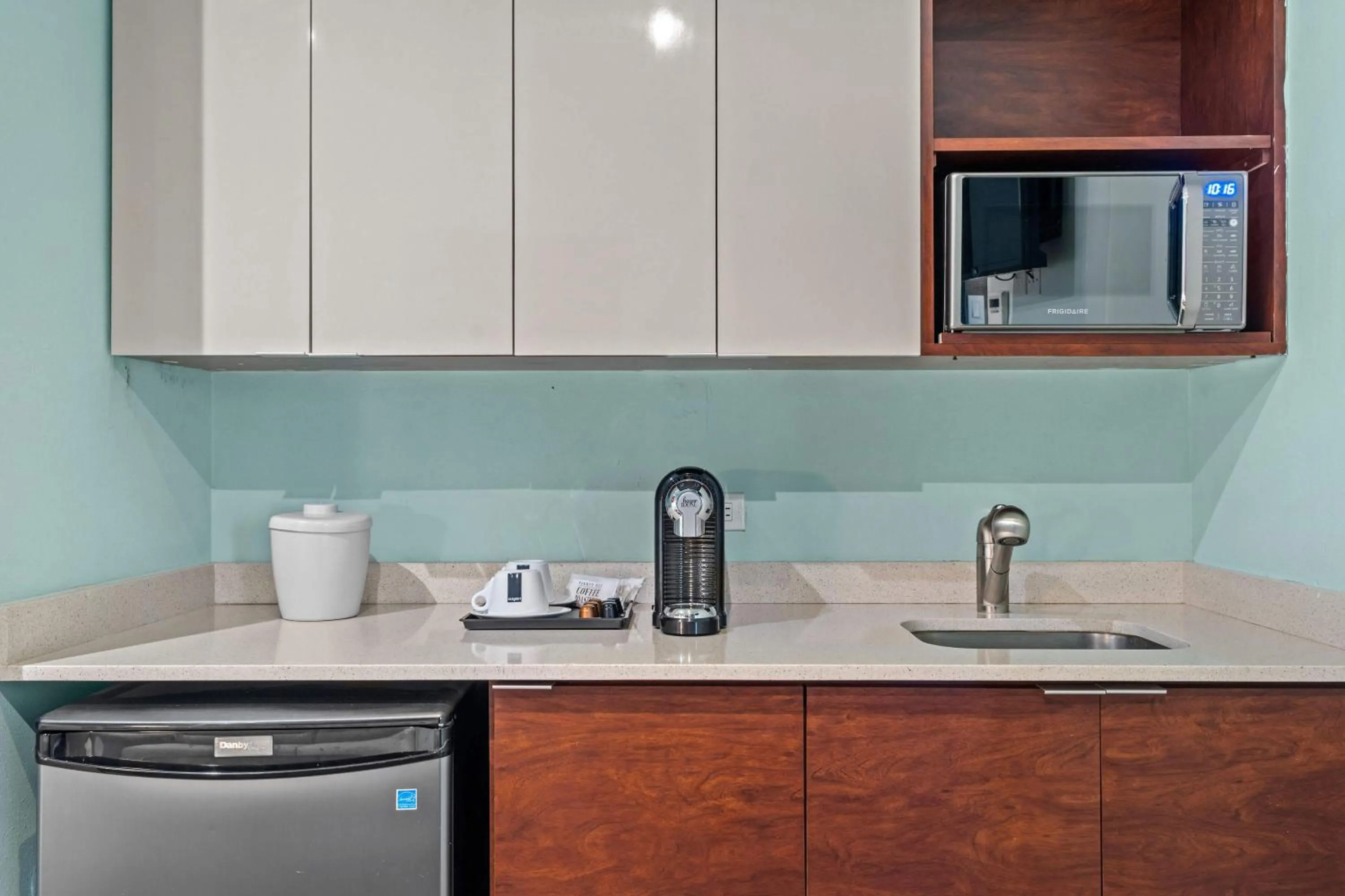 Coffee/tea facilities in Abitta Boutique Hotel, Ascend Hotel Collection