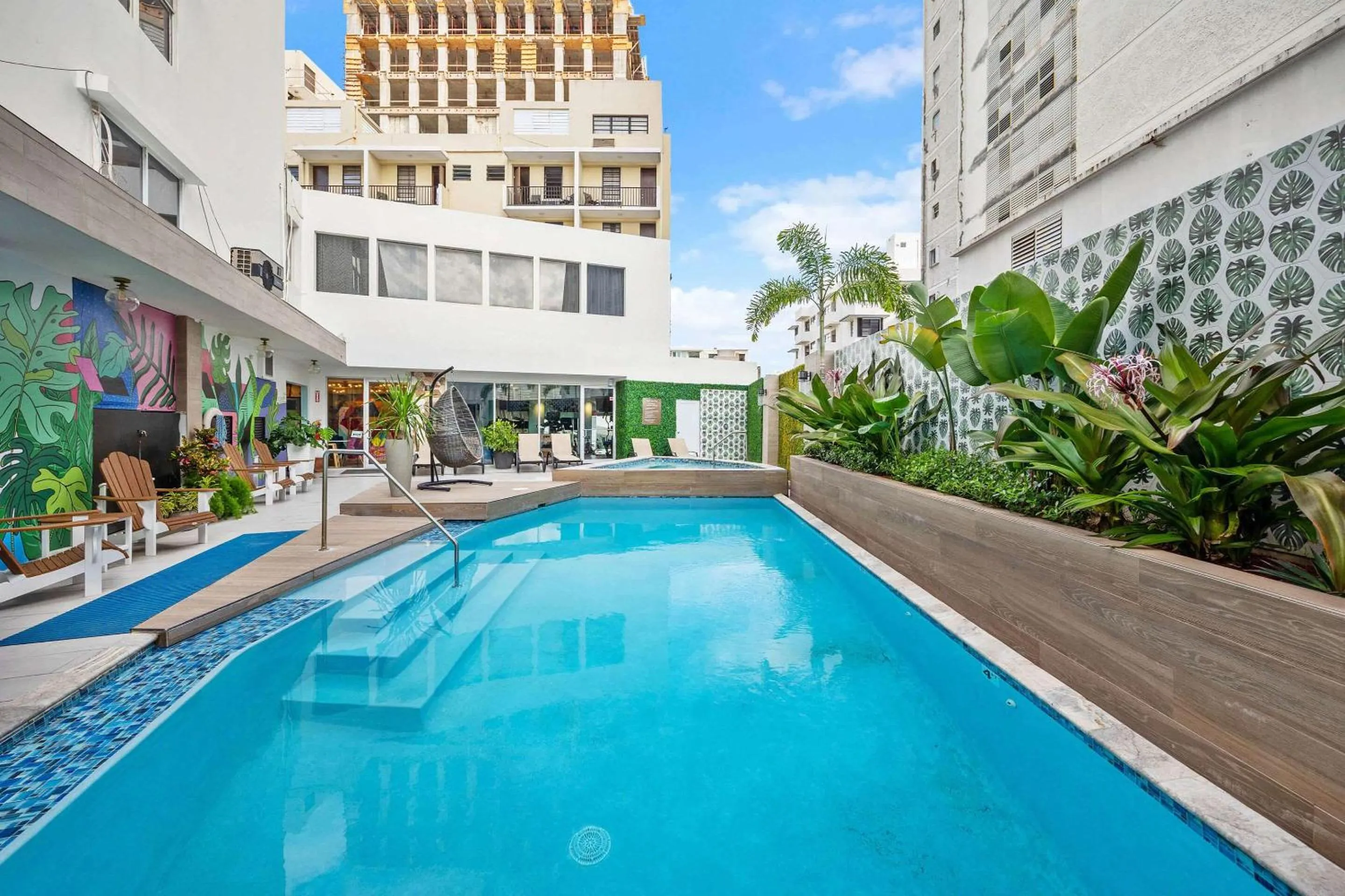 Swimming pool in Abitta Boutique Hotel, Ascend Hotel Collection