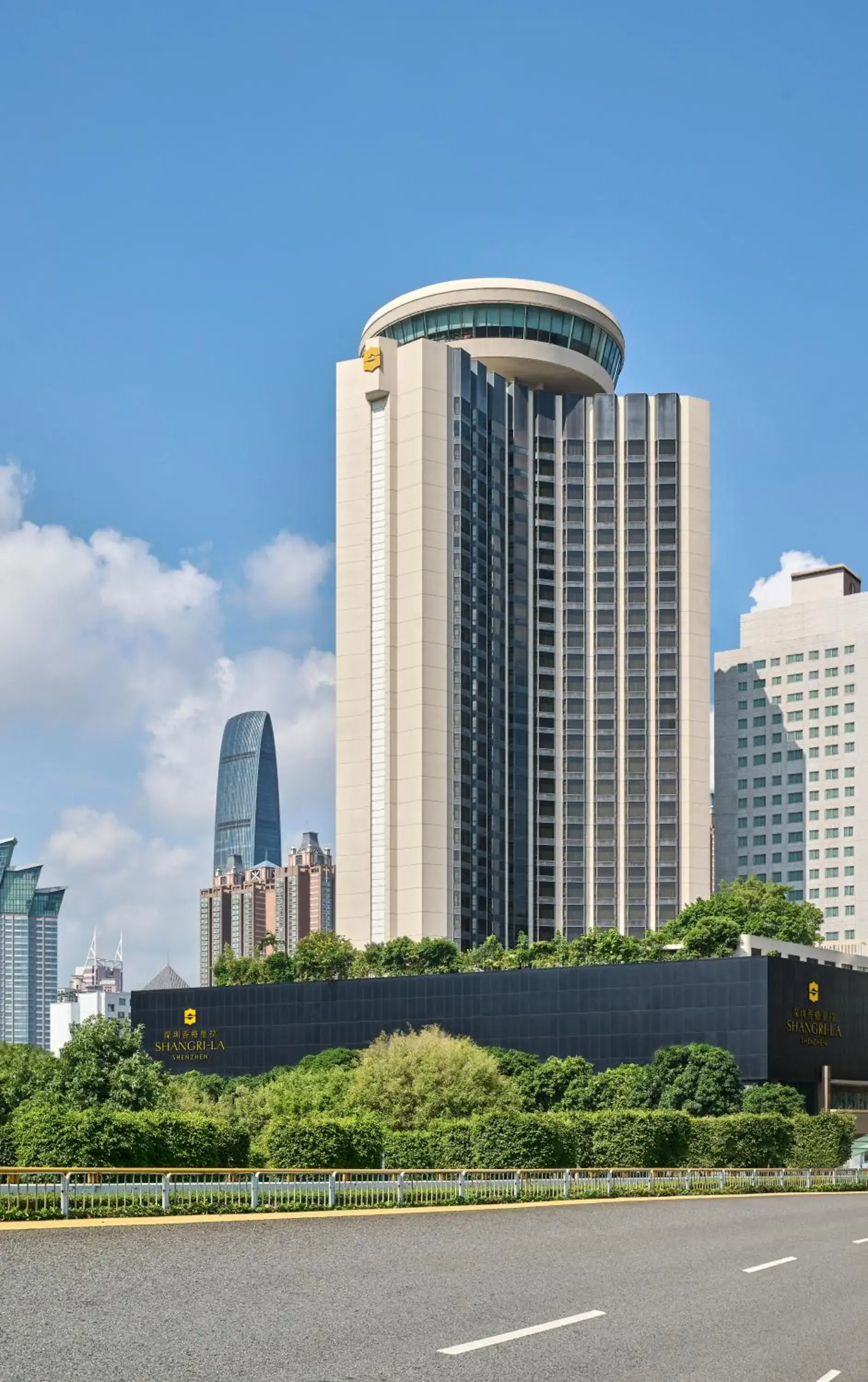 Property building in Shangri-La Shenzhen - Nearby Luohu Border, Outdoor Swimming Pool Property building in Shangri-La Shenzhen - Nearby Luohu Border, Outdoor Swimming Pool