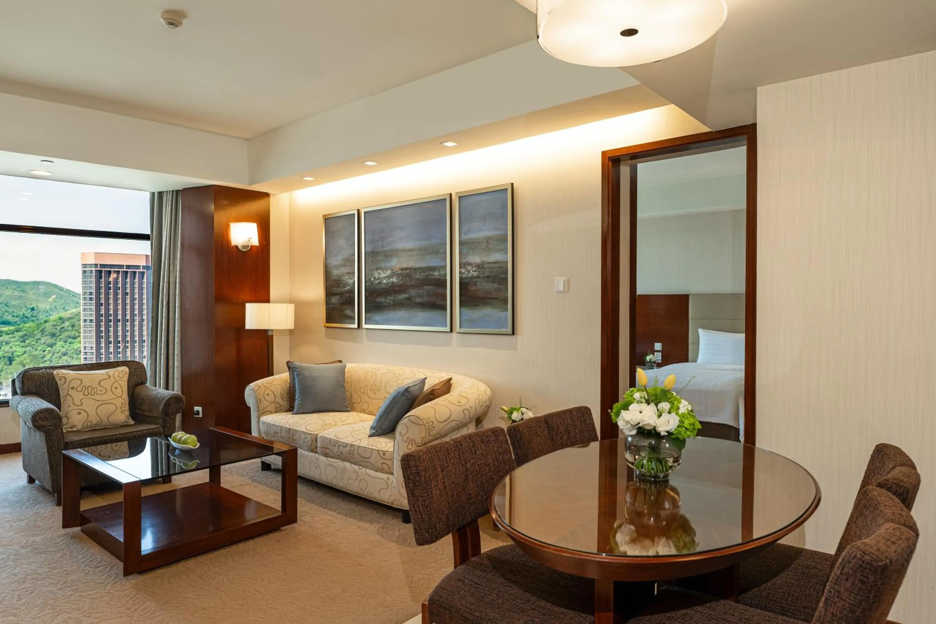 Living room in Shangri-La Shenzhen