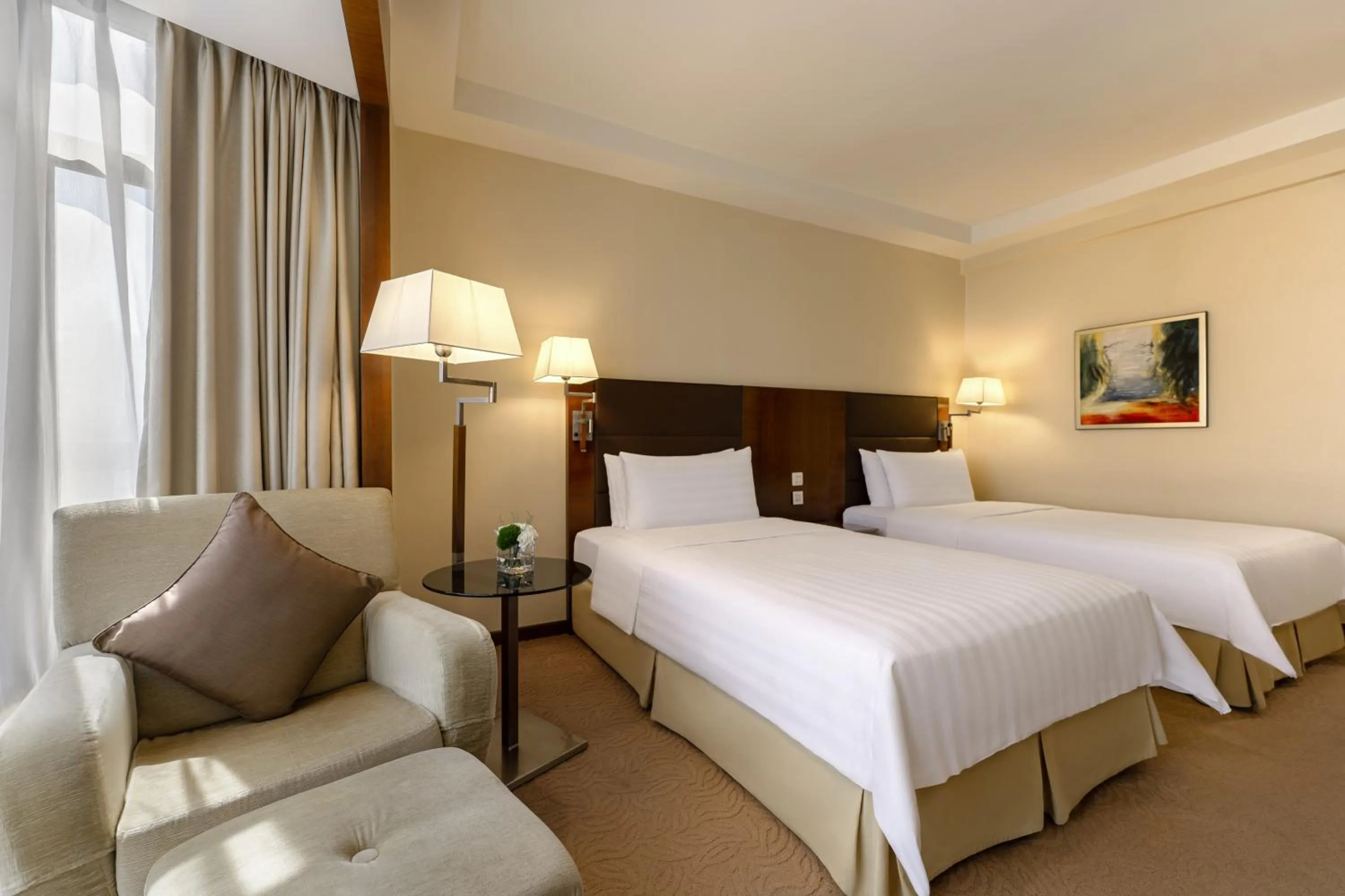 Bed in Shangri-La Shenzhen