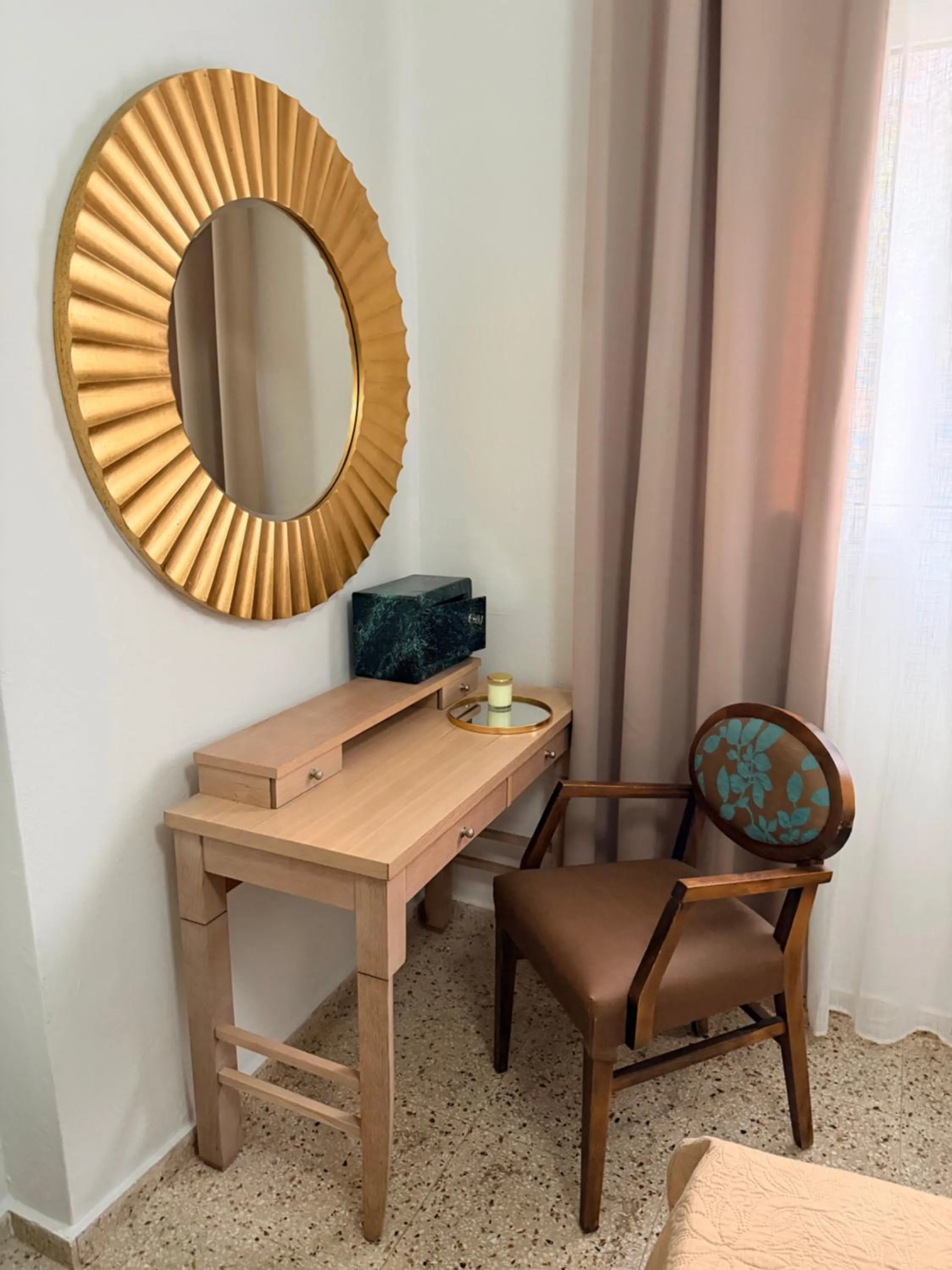 Mary's Place Stalis