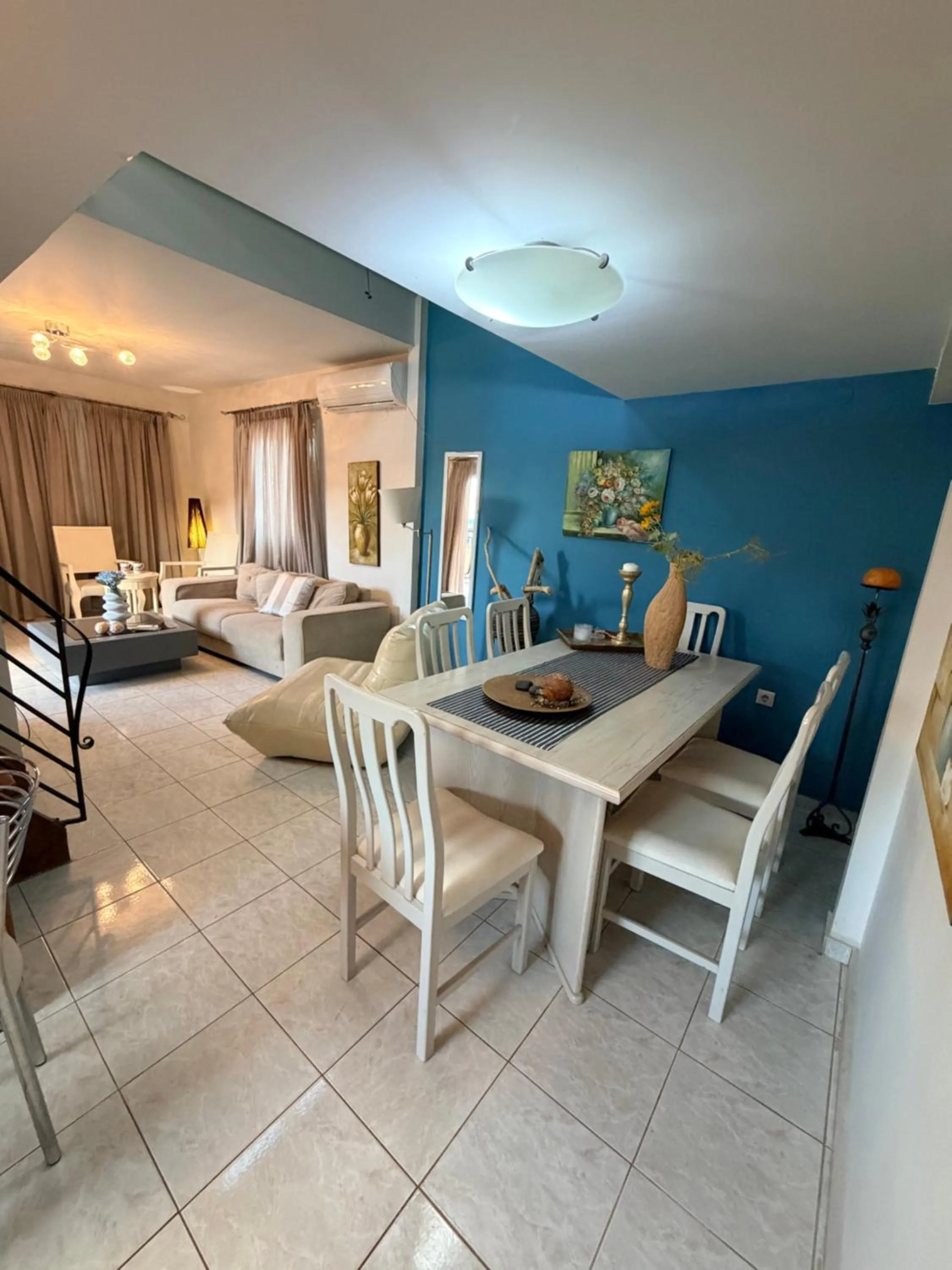 Mary's Place Stalis