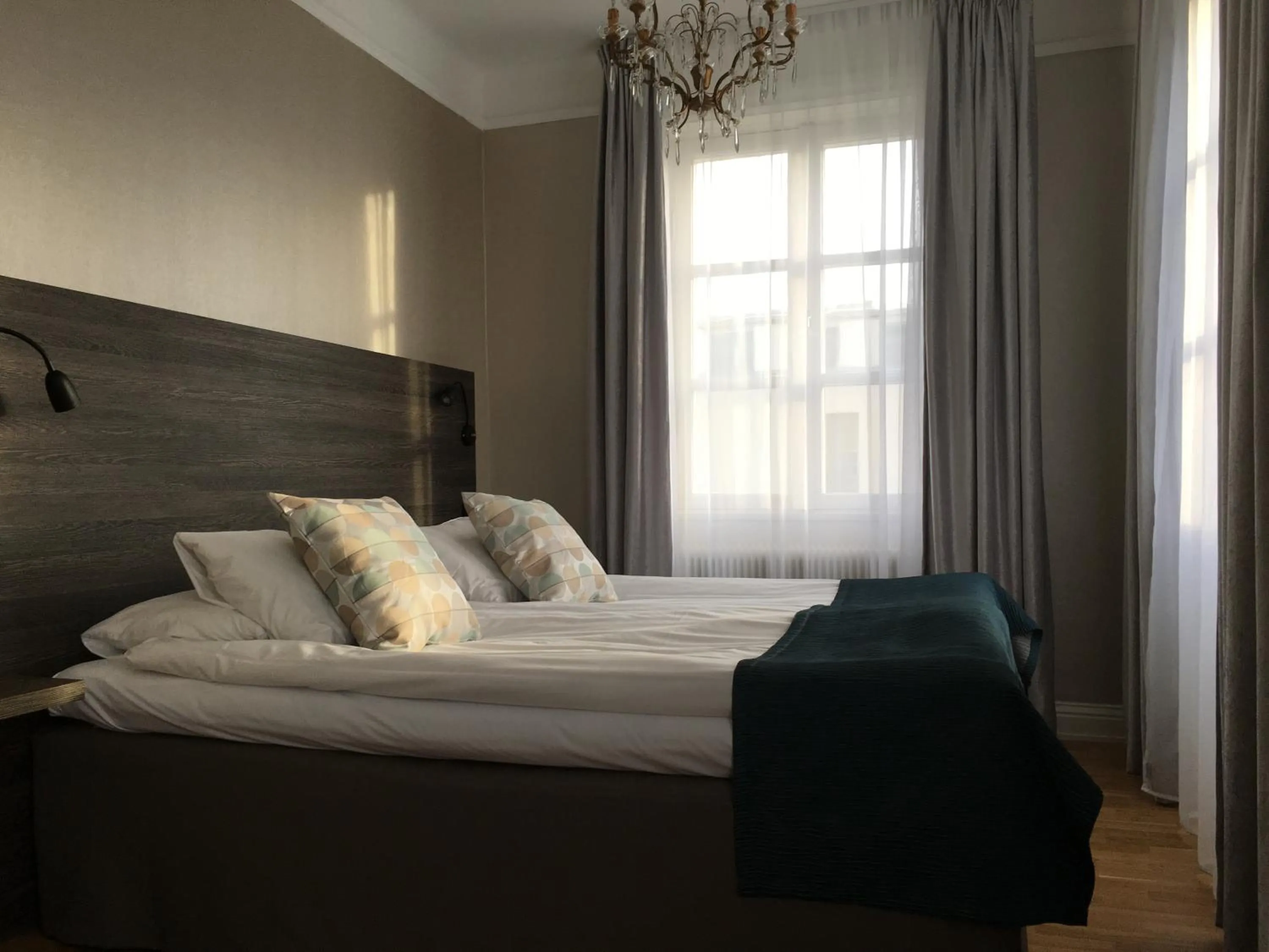 Property building, Bed in Best Western Motala Stadshotell
