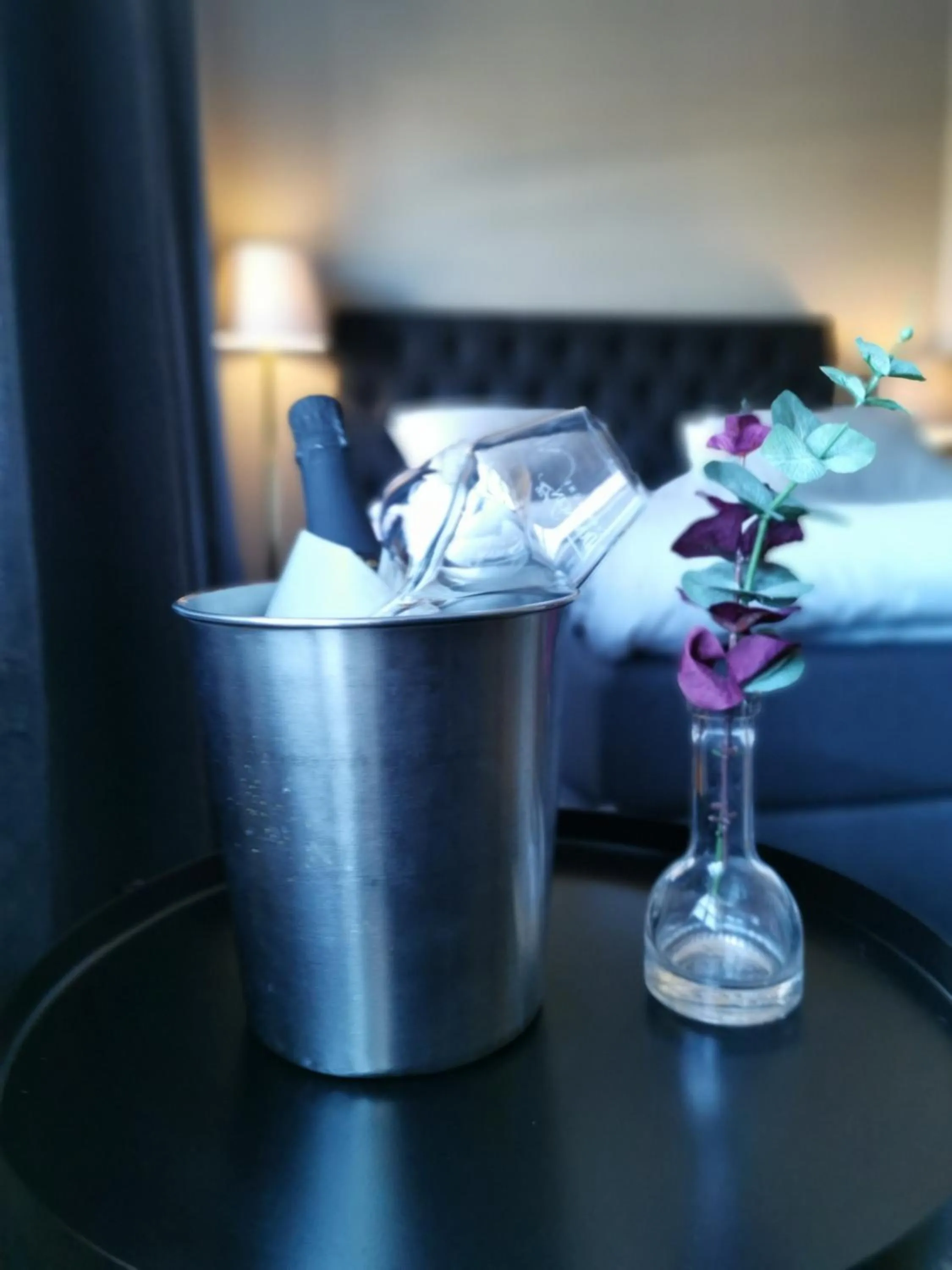 Alcoholic drinks, Bed in Best Western Motala Stadshotell