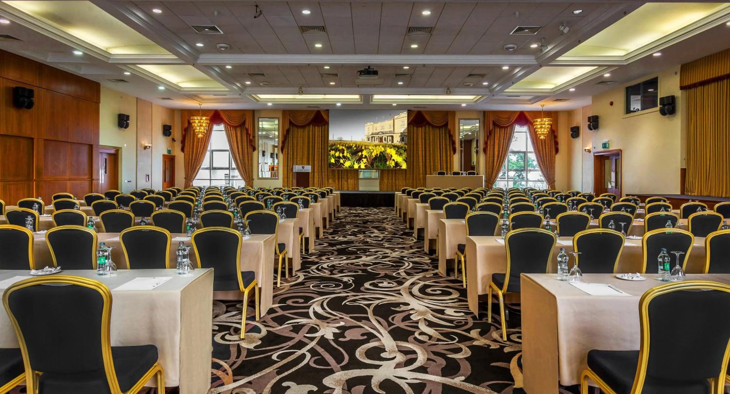 Business facilities in Grand Hotel