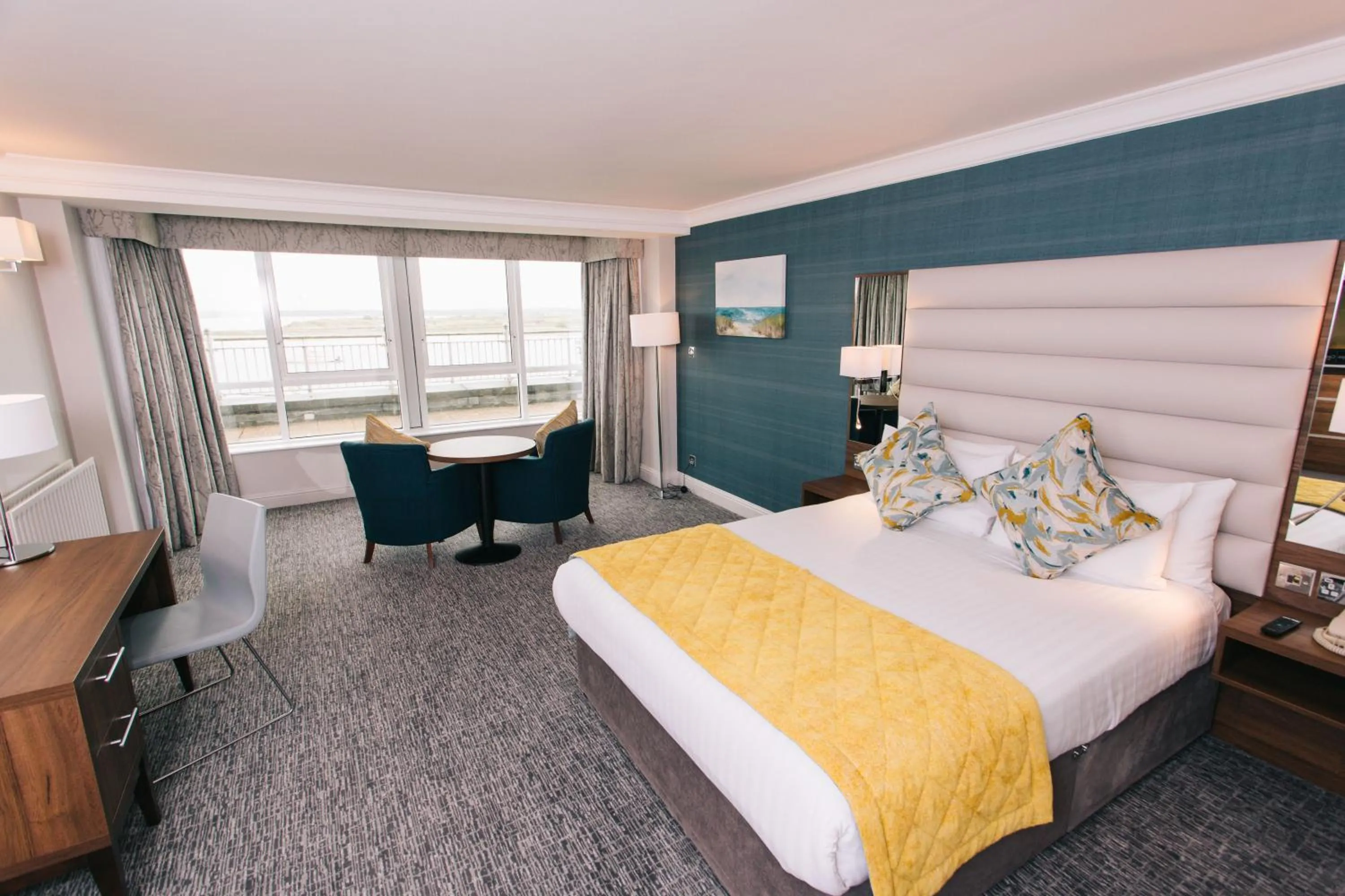 Bedroom, Bed in Grand Hotel