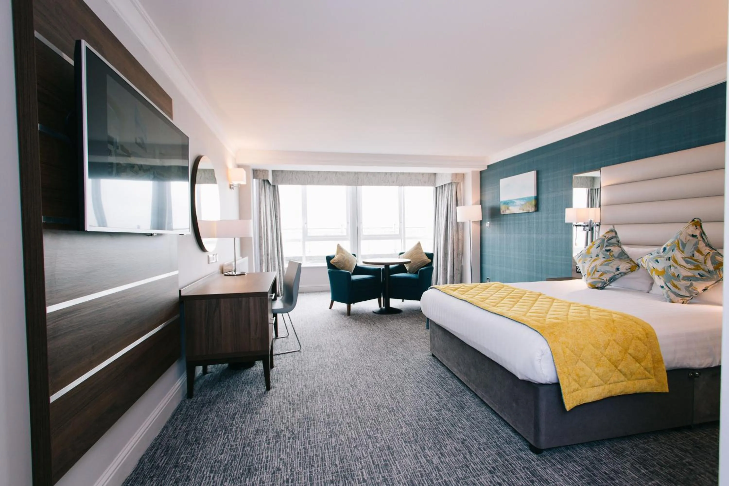 Bedroom, Bed in Grand Hotel