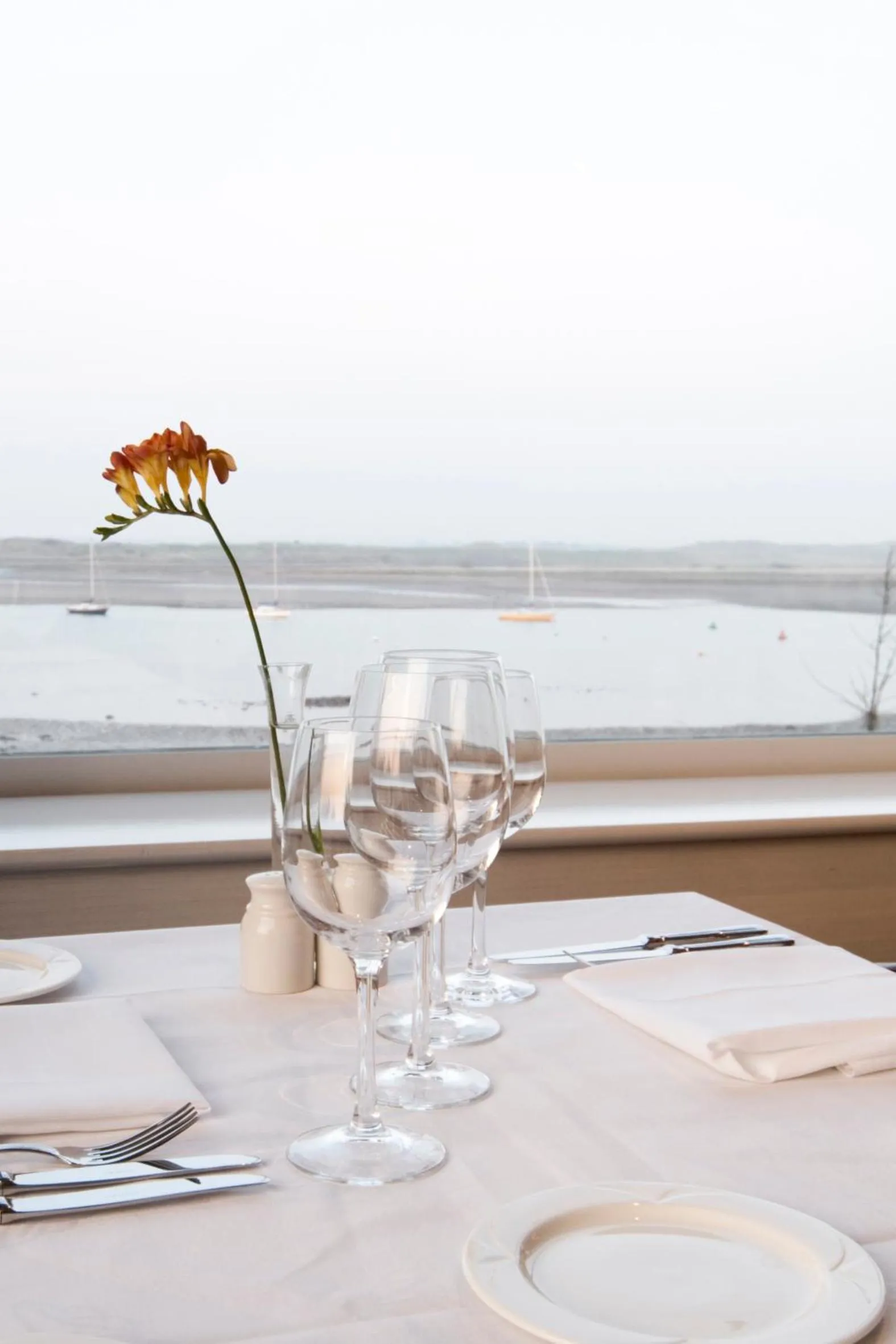 Restaurant/places to eat in Grand Hotel