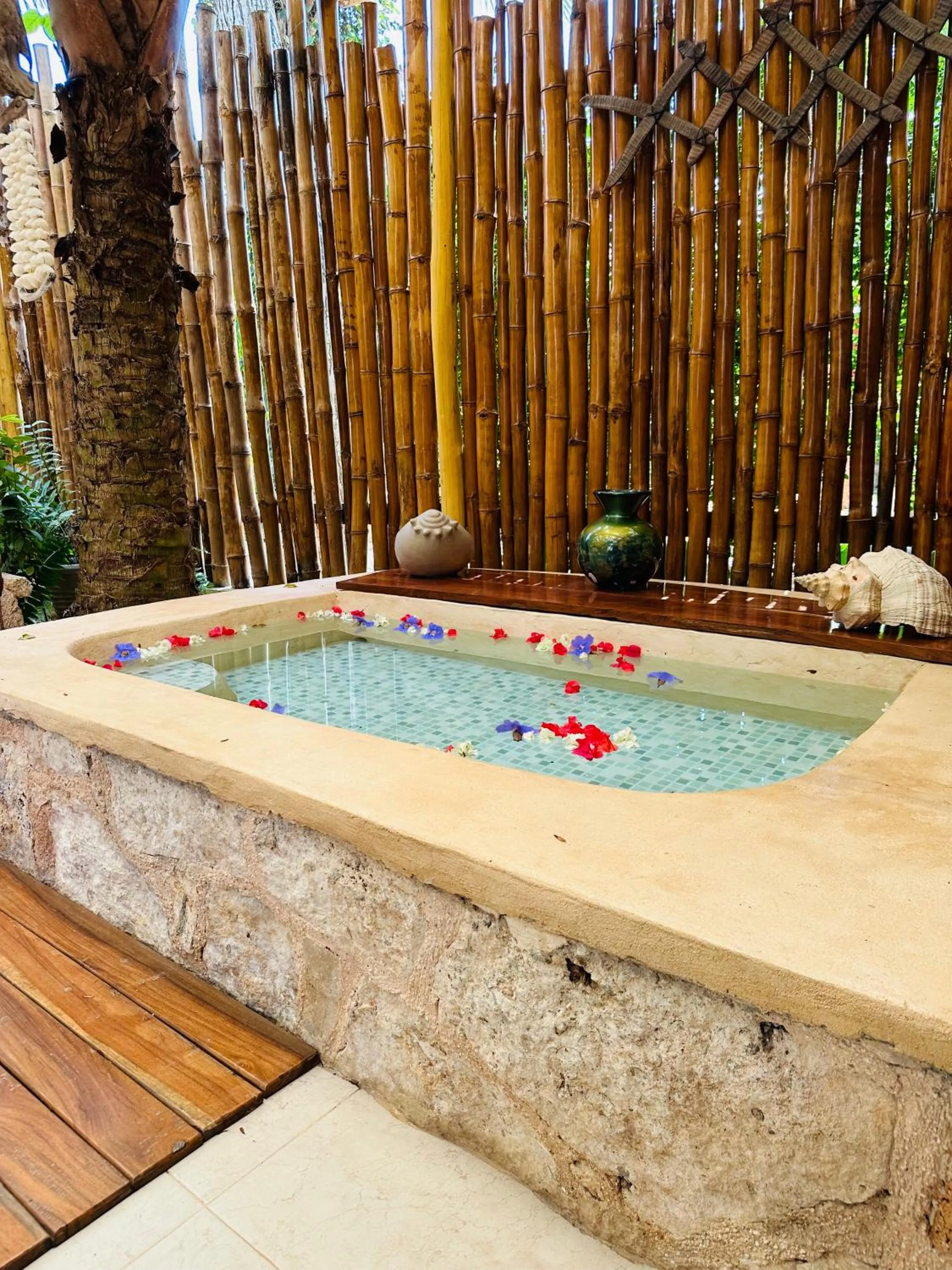 Bath in Casa Quetzal Hotel