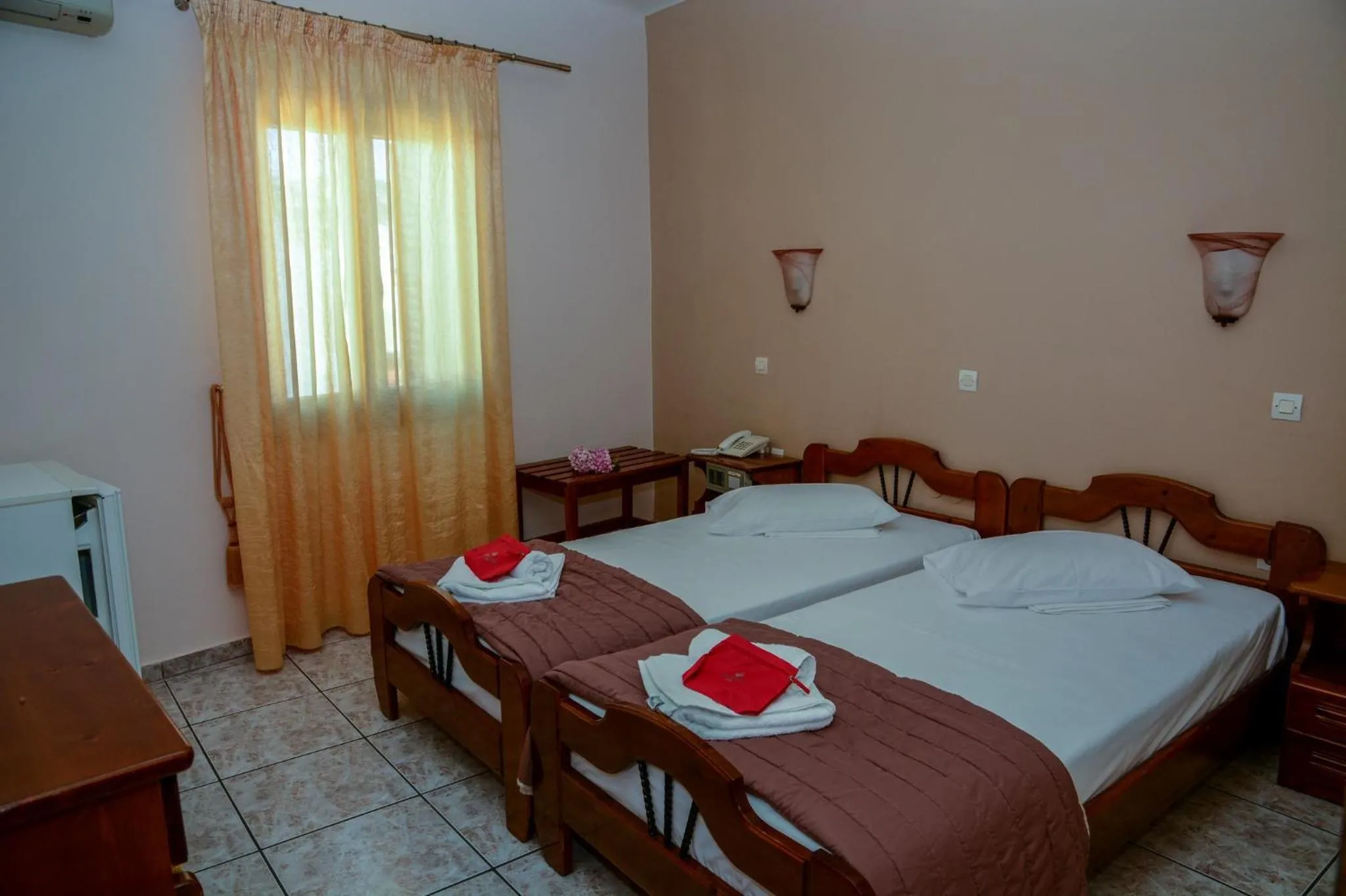 Standard Twin Room No Balcony in Poseidonio Hotel