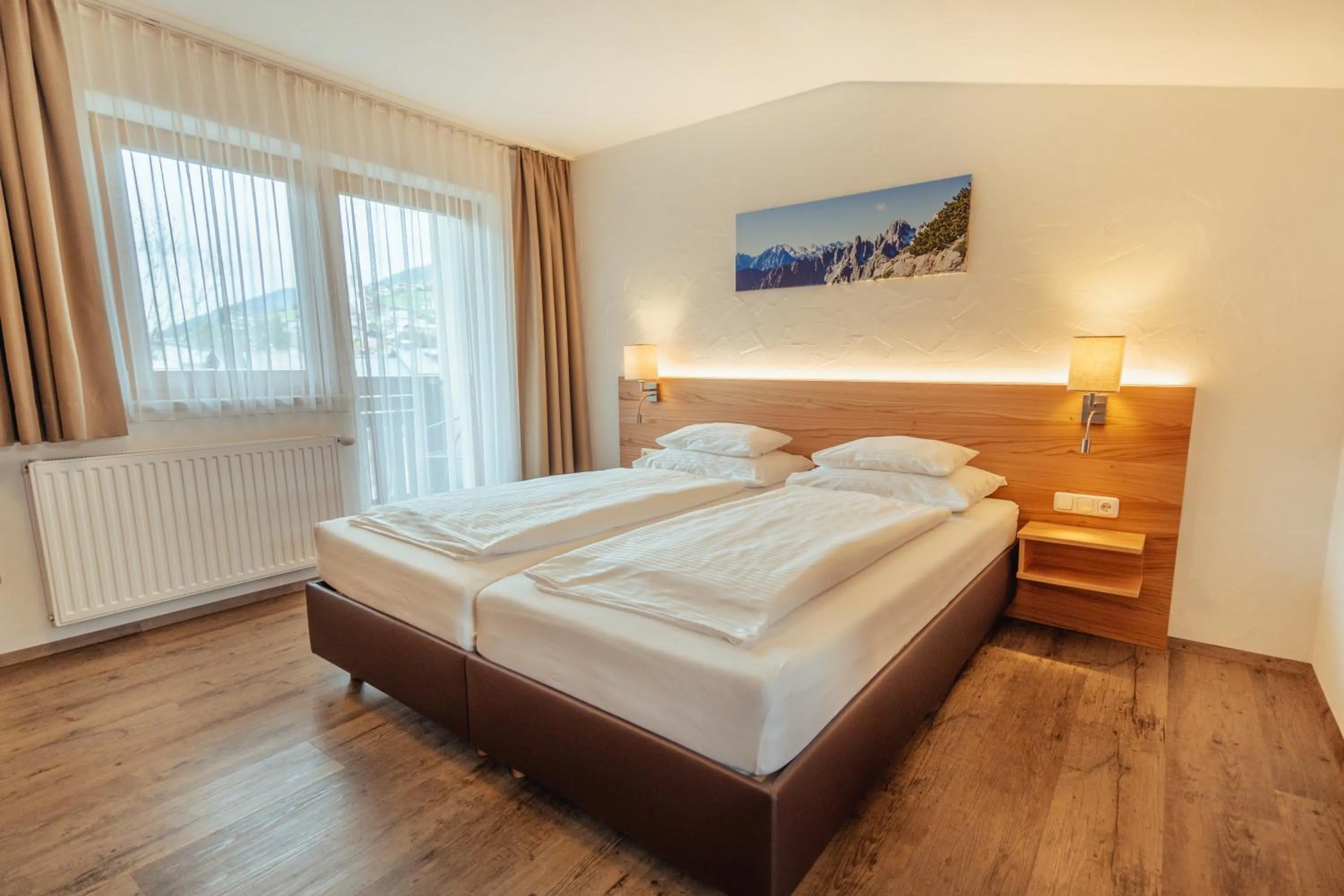 Photo of the whole room, Bed in Hotel Gesser