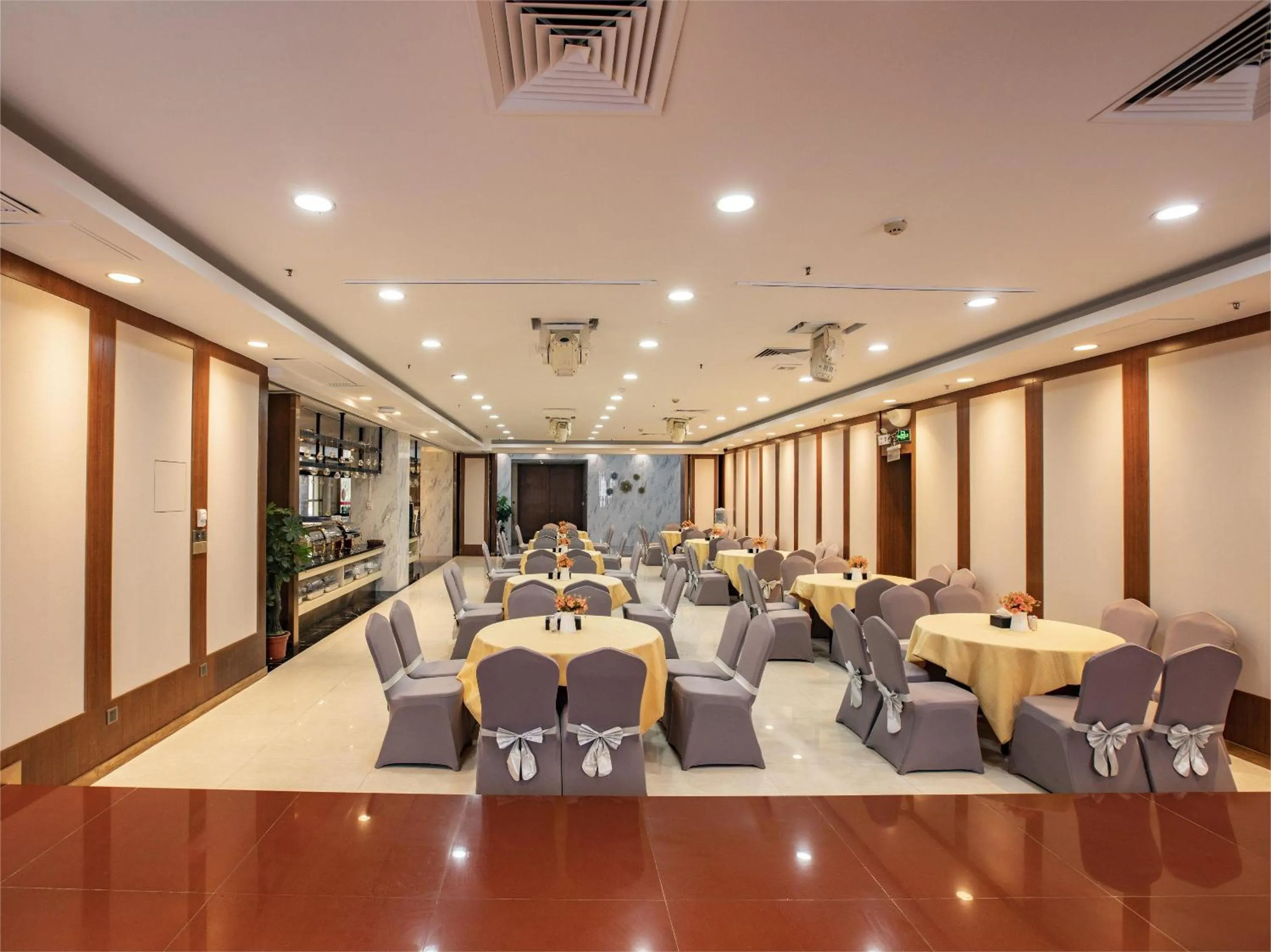 Restaurant/places to eat in Junyue Hotel