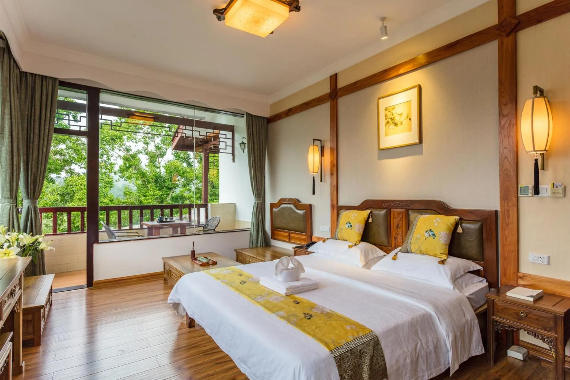 Photo of the whole room, Bed in Yangshuo River View Hotel