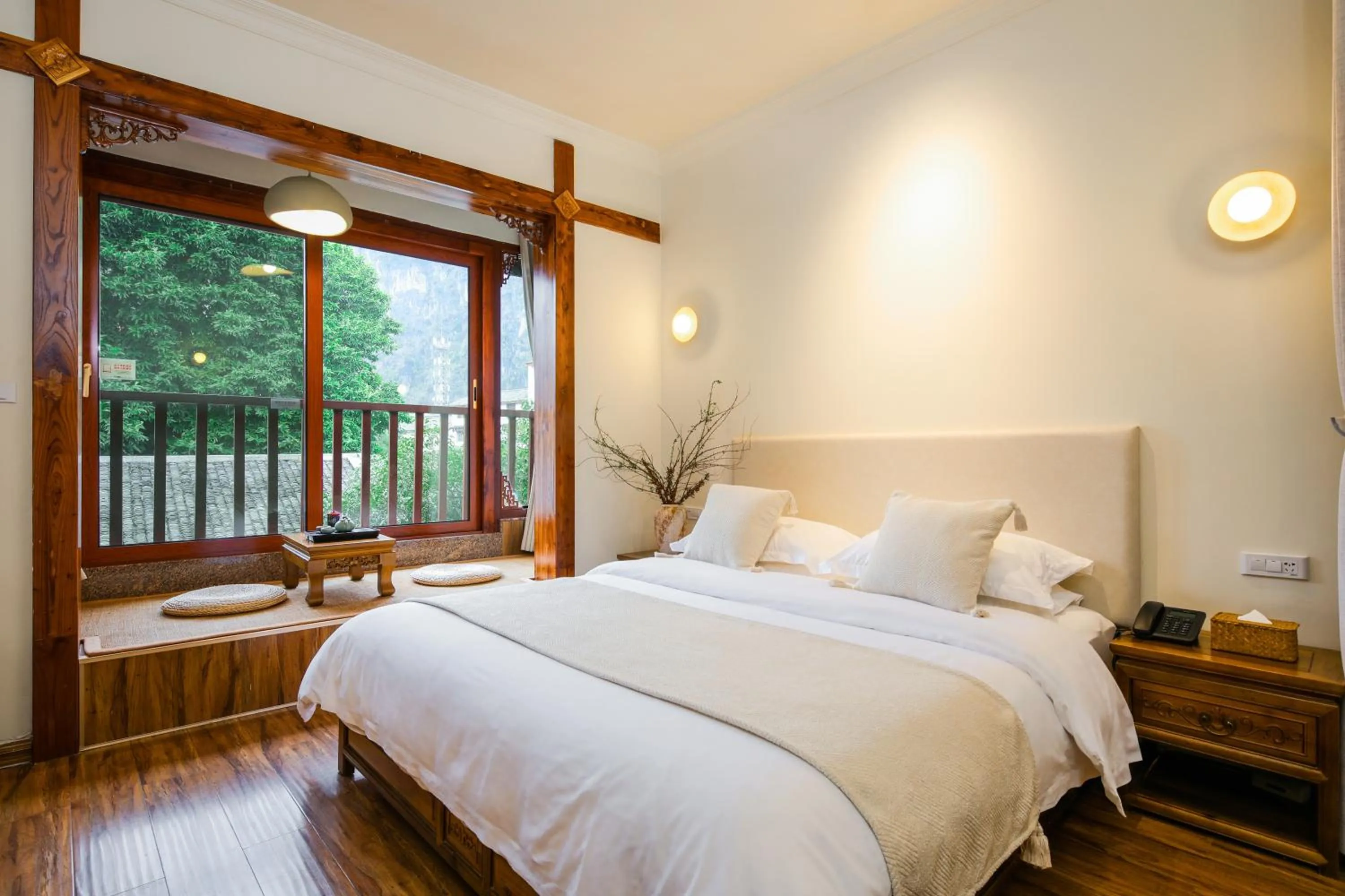 Bedroom, Bed in Yangshuo River View Hotel