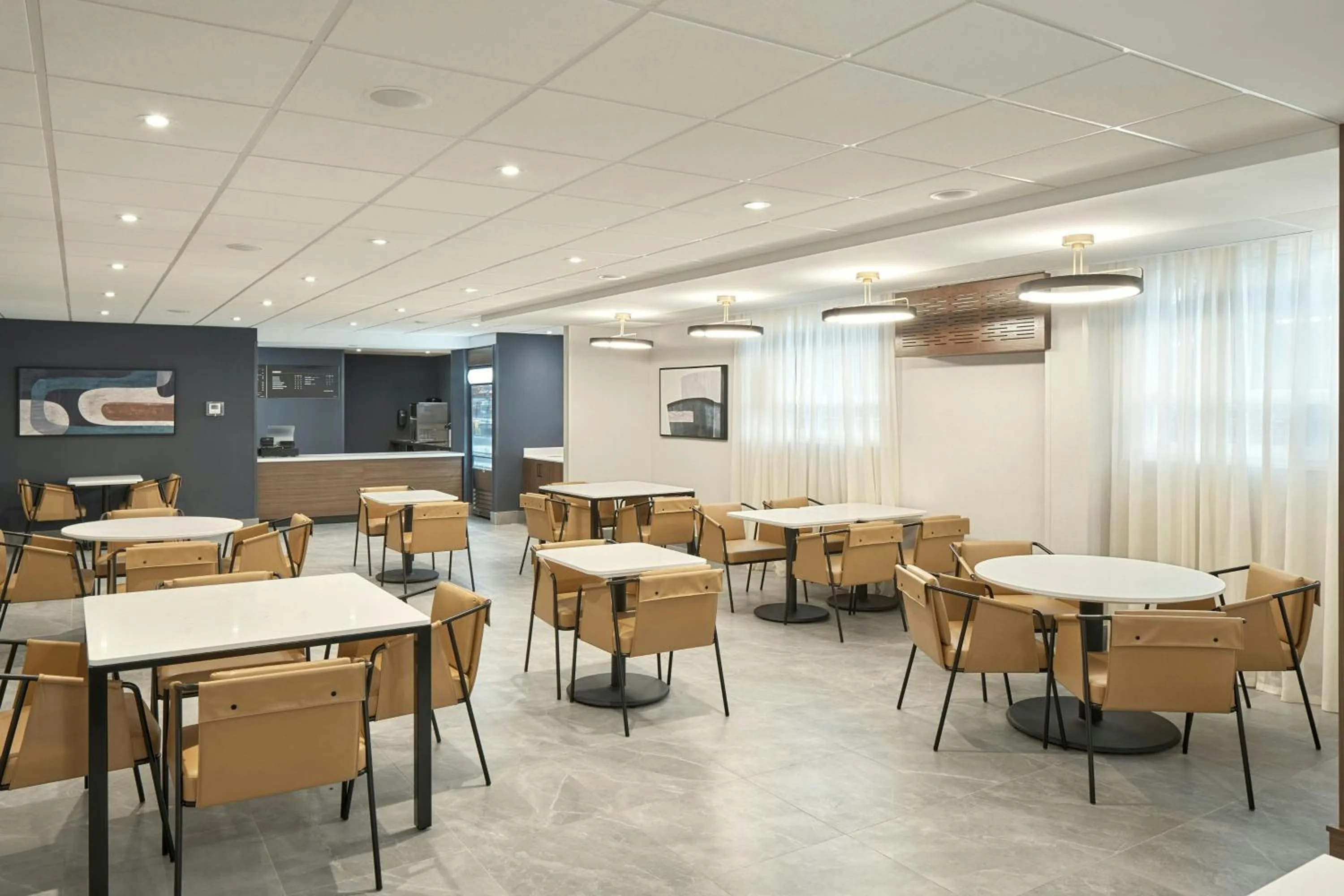 Restaurant/places to eat in Quality Hotel