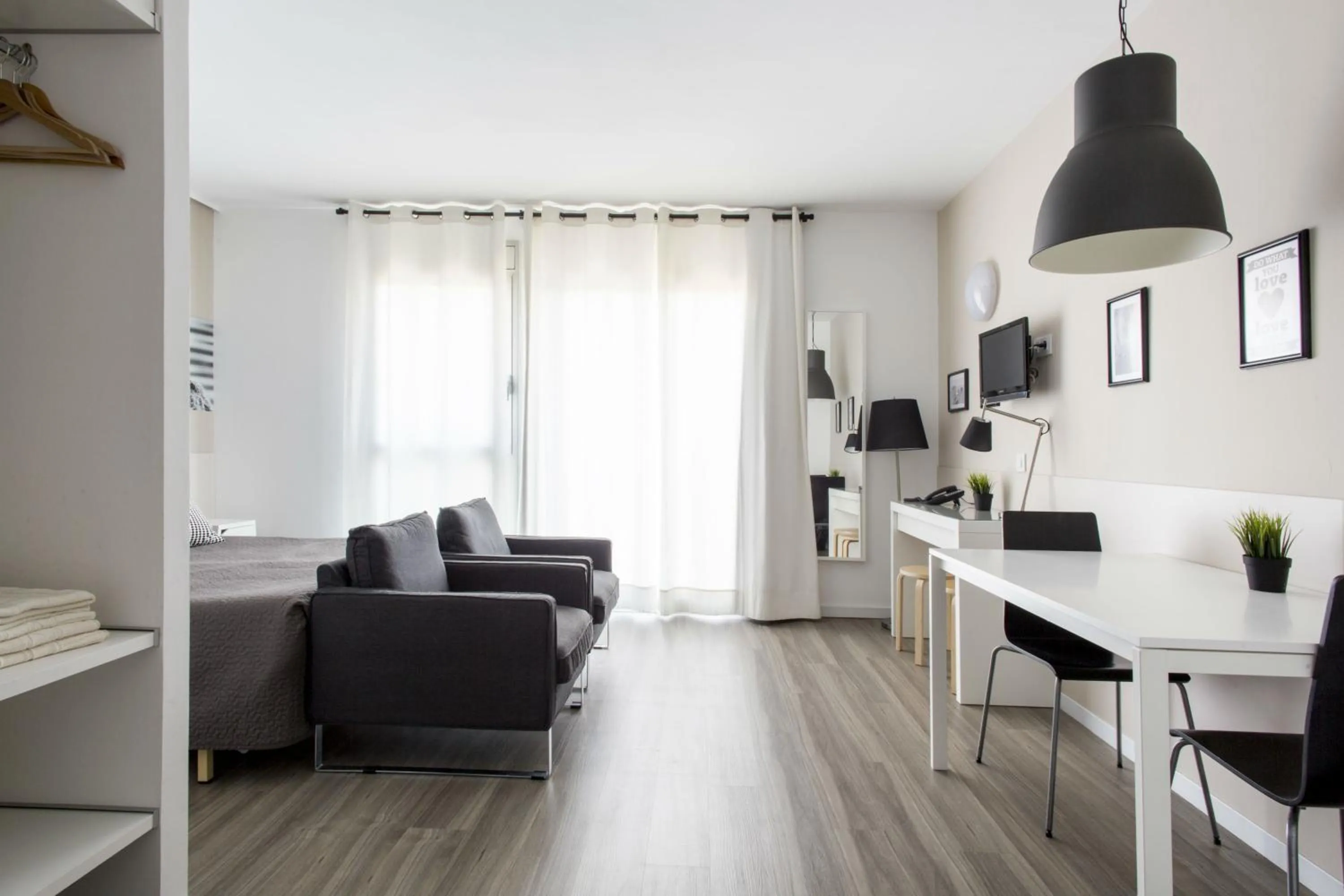 TV and multimedia in Residencia Universitaria Resa Campus del Mar