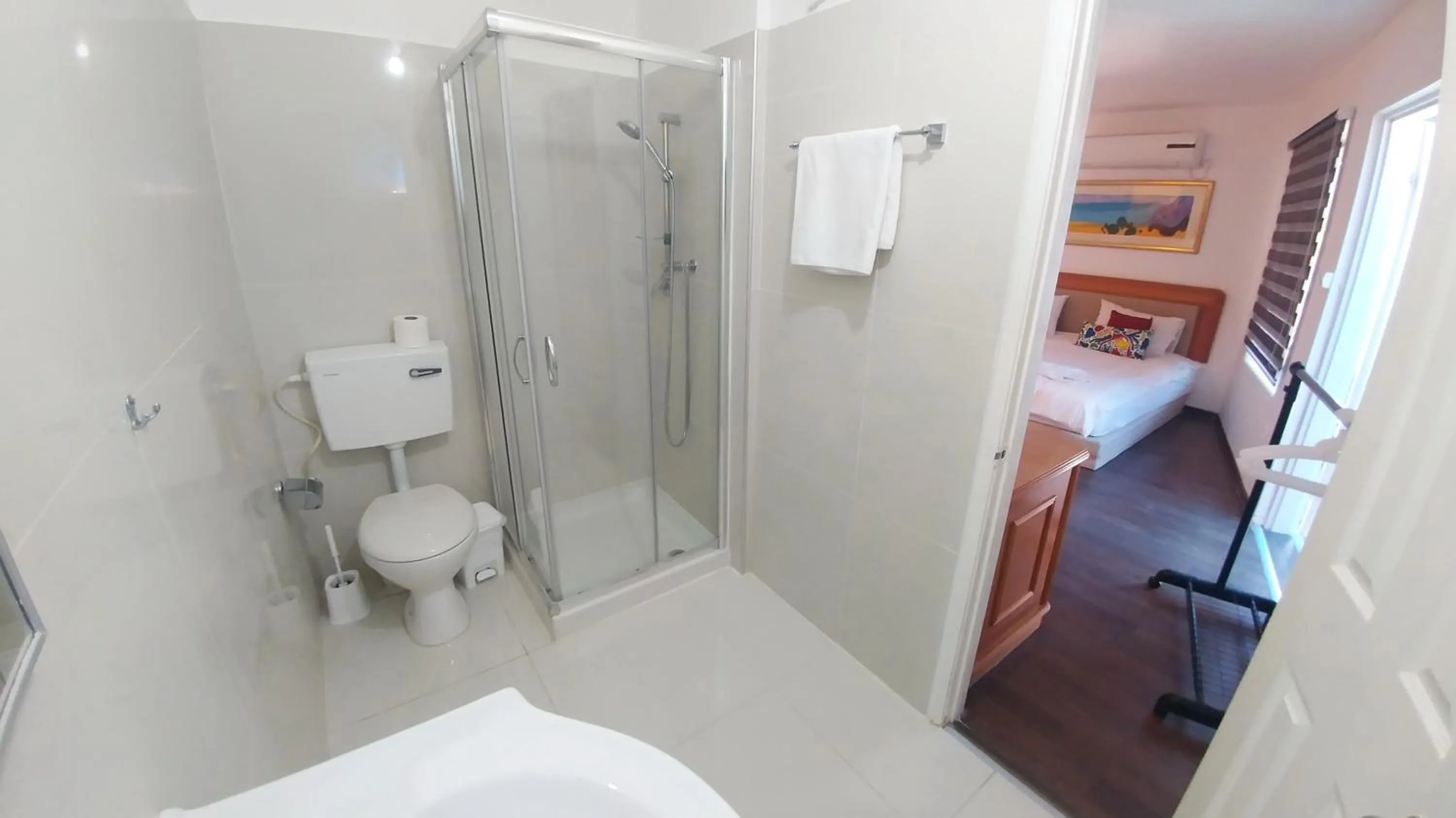 Shower in City Suites