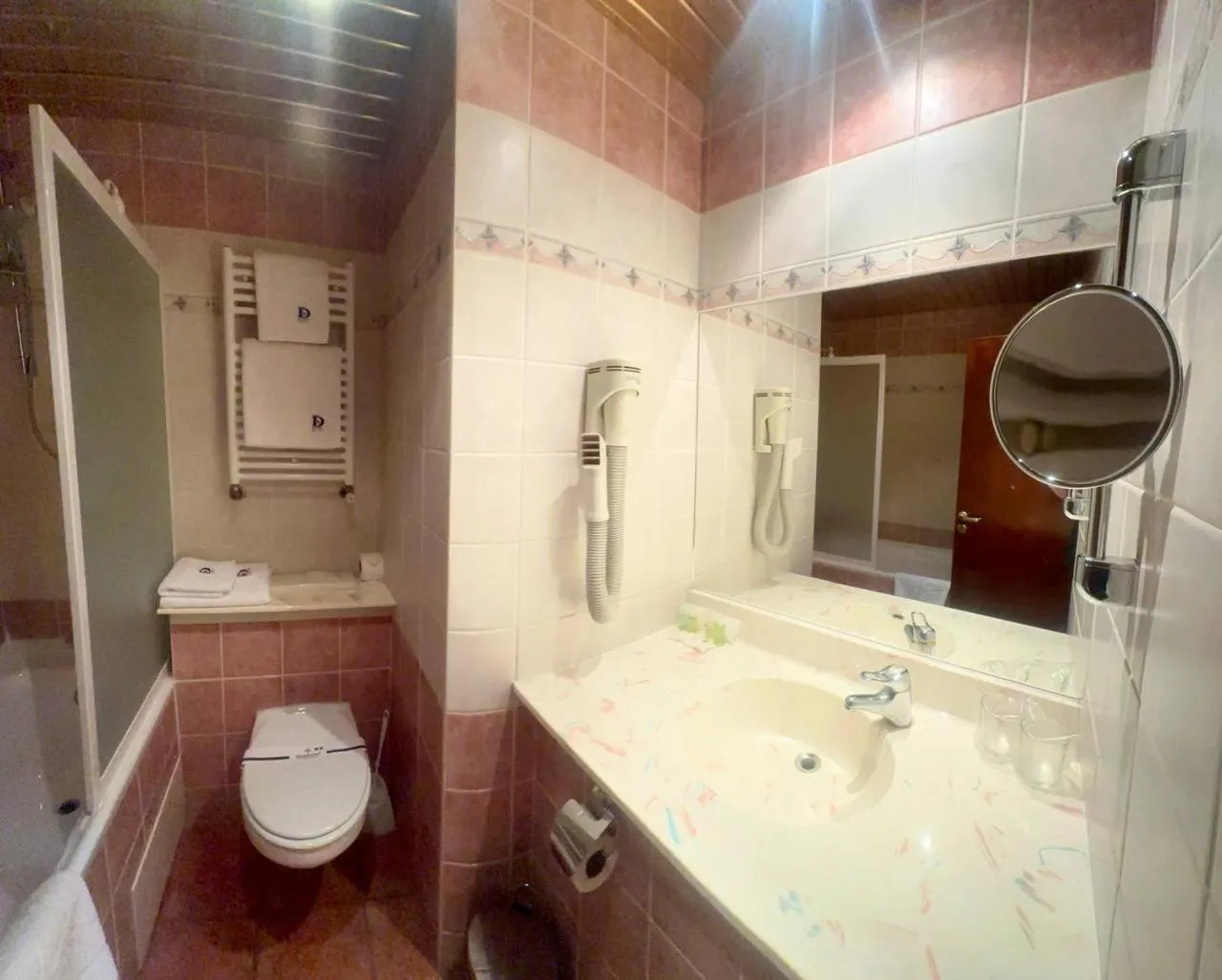 Bath in Готель Дніпро Dnipro Hotel