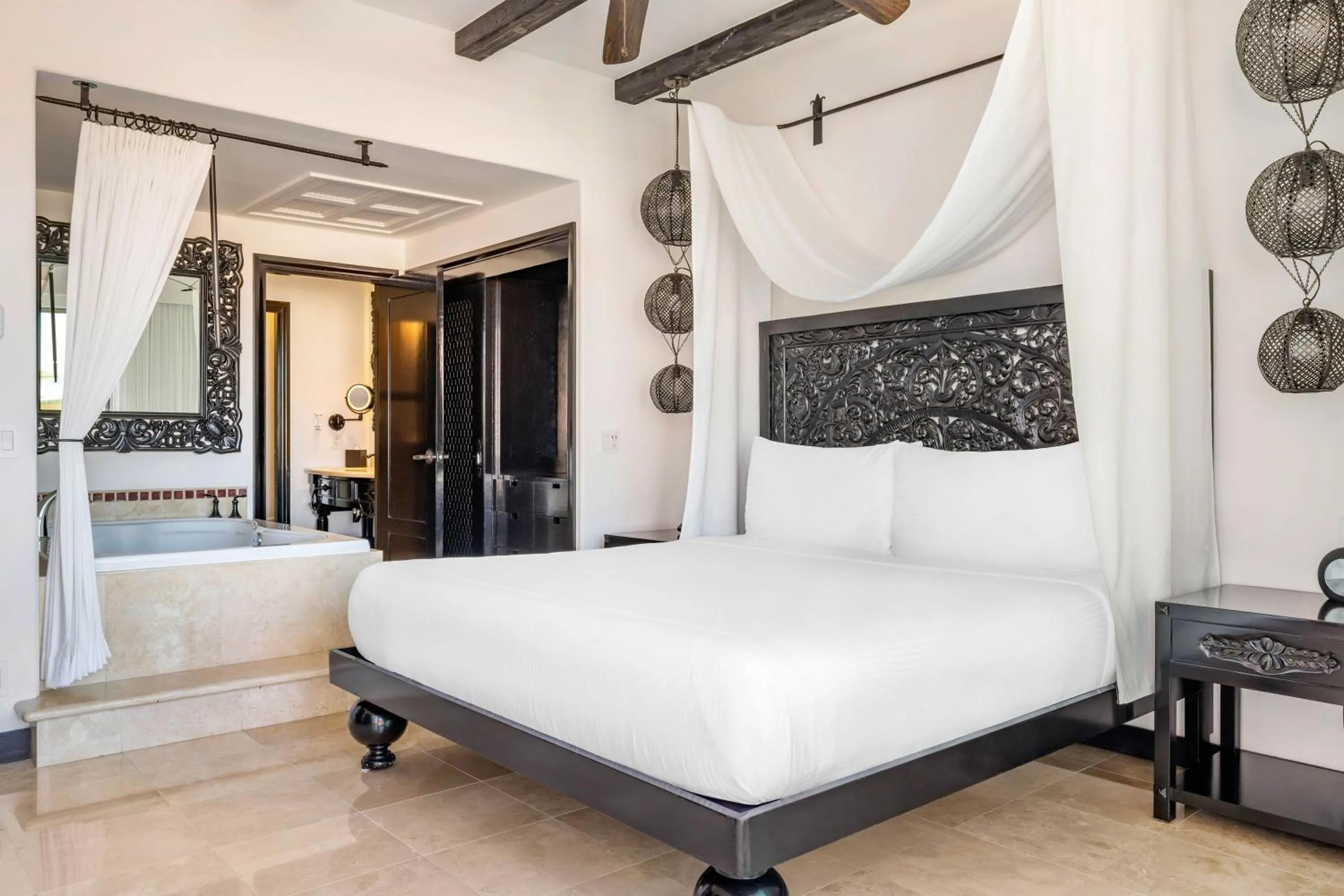 Bedroom, Bed in Hilton Vacation Club Cabo Azul Los Cabos