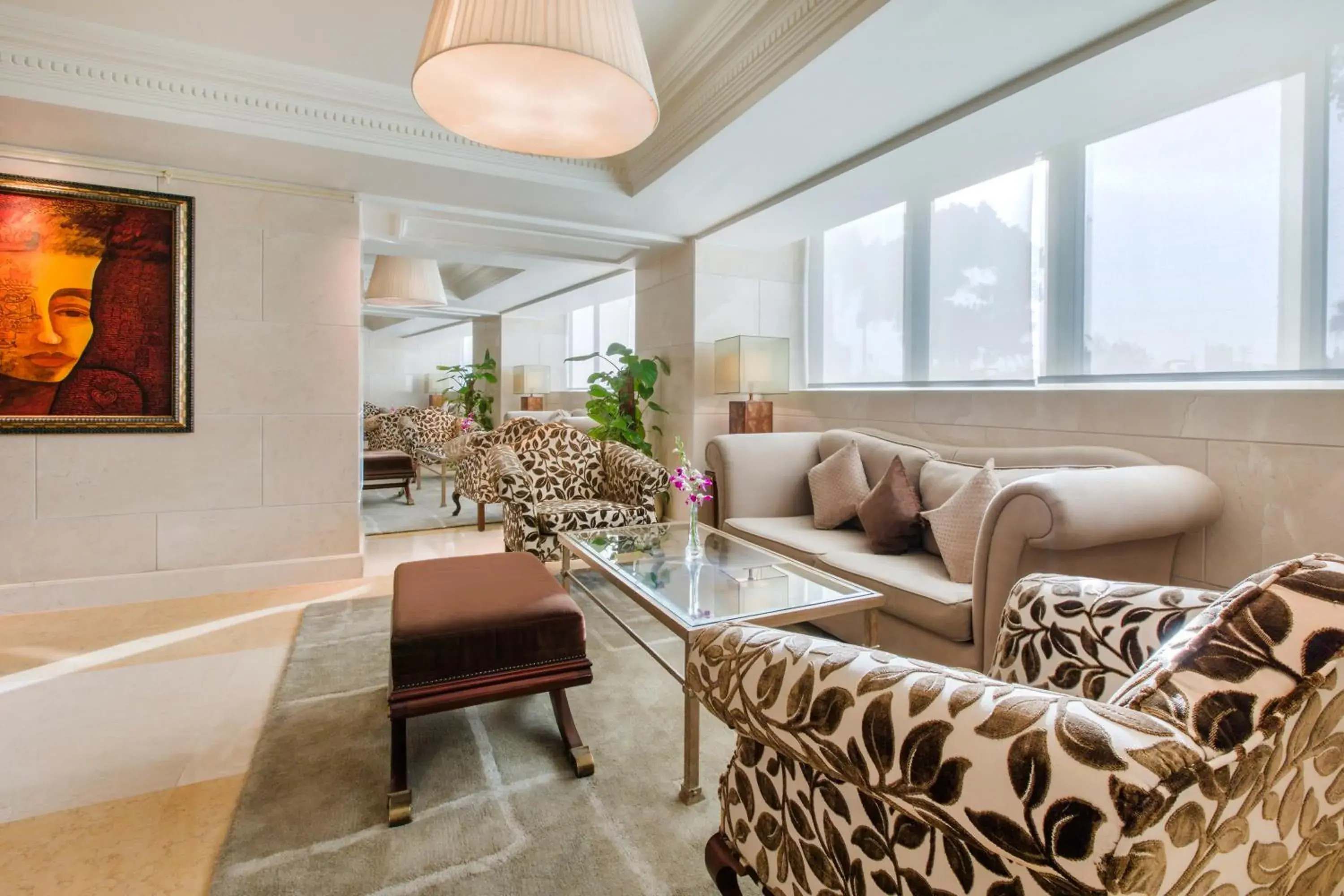 Lounge or bar in Kempinski Nile Hotel, Cairo Lounge or bar in Kempinski Nile Hotel, Cairo