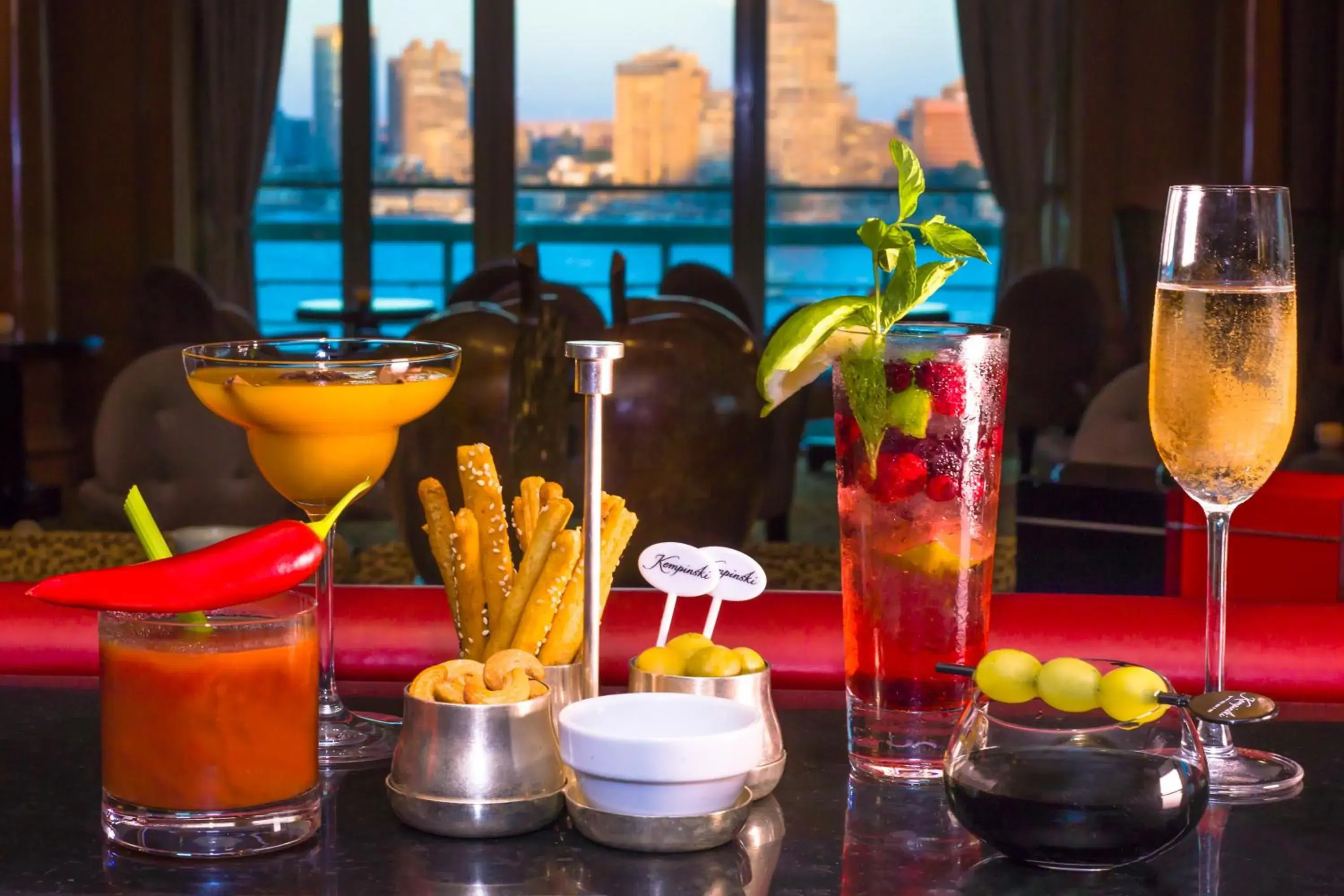 Lounge or bar in Kempinski Nile Hotel, Cairo Lounge or bar in Kempinski Nile Hotel, Cairo