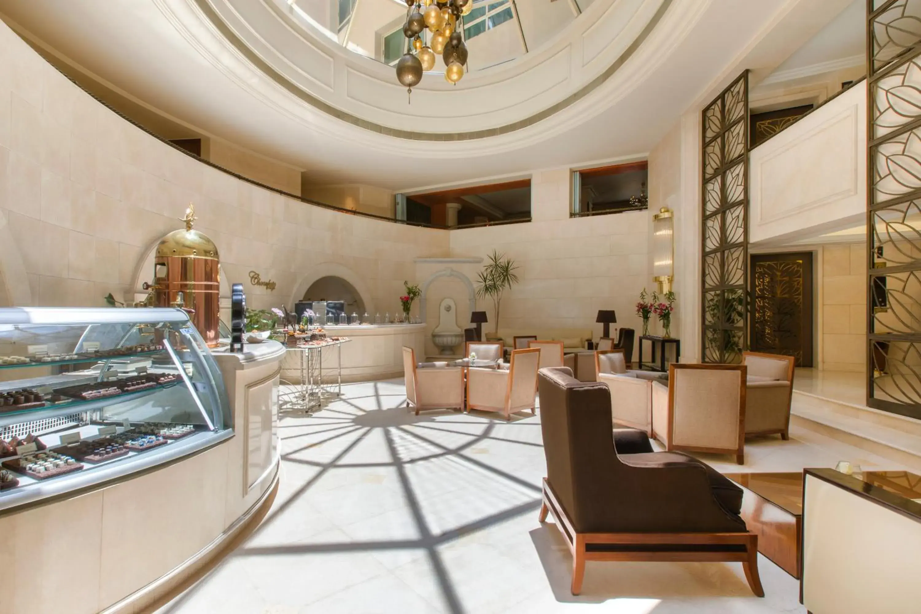 Lounge or bar in Kempinski Nile Hotel, Cairo Lounge or bar in Kempinski Nile Hotel, Cairo