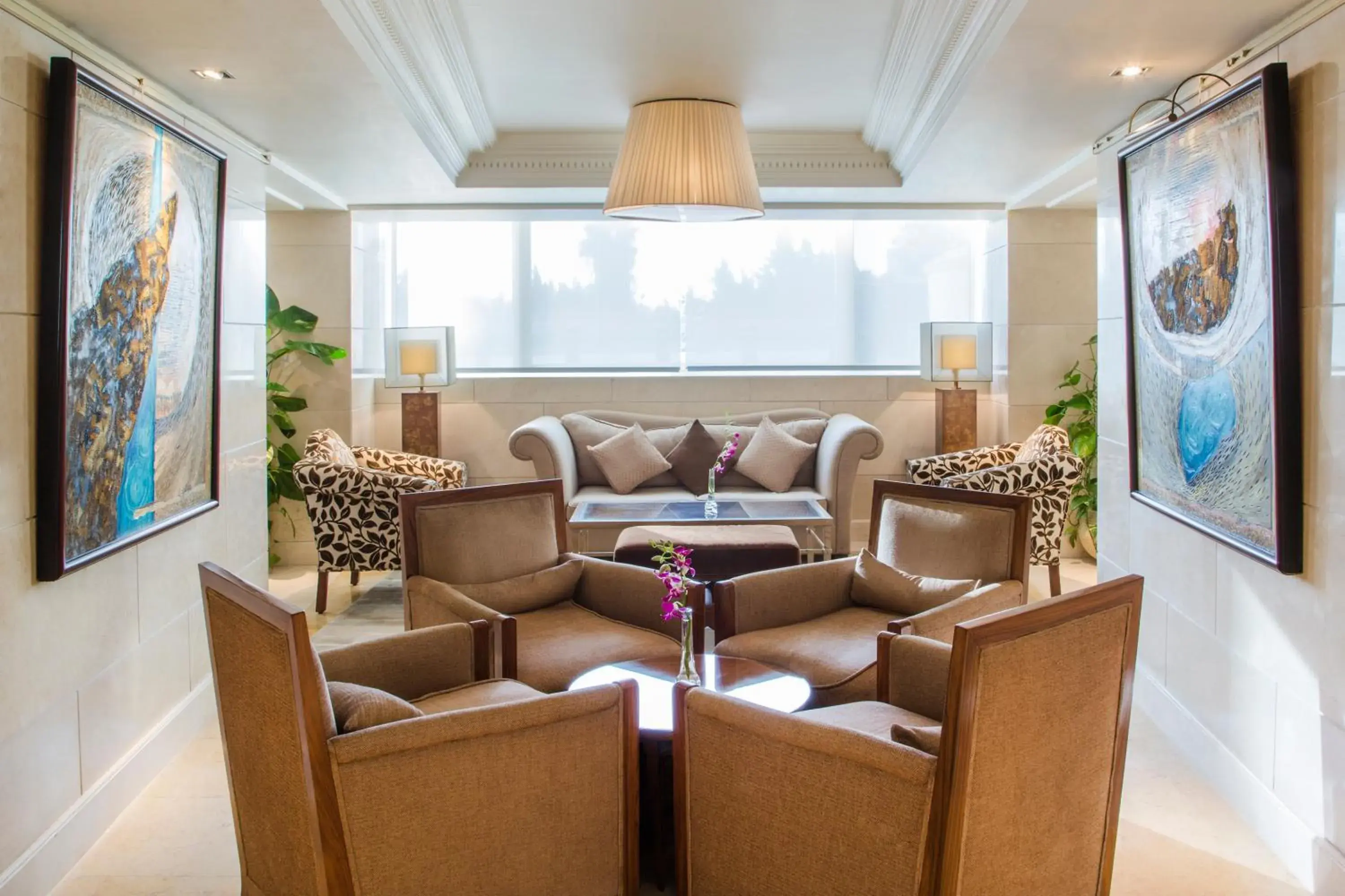 Lounge or bar in Kempinski Nile Hotel, Cairo Lounge or bar in Kempinski Nile Hotel, Cairo