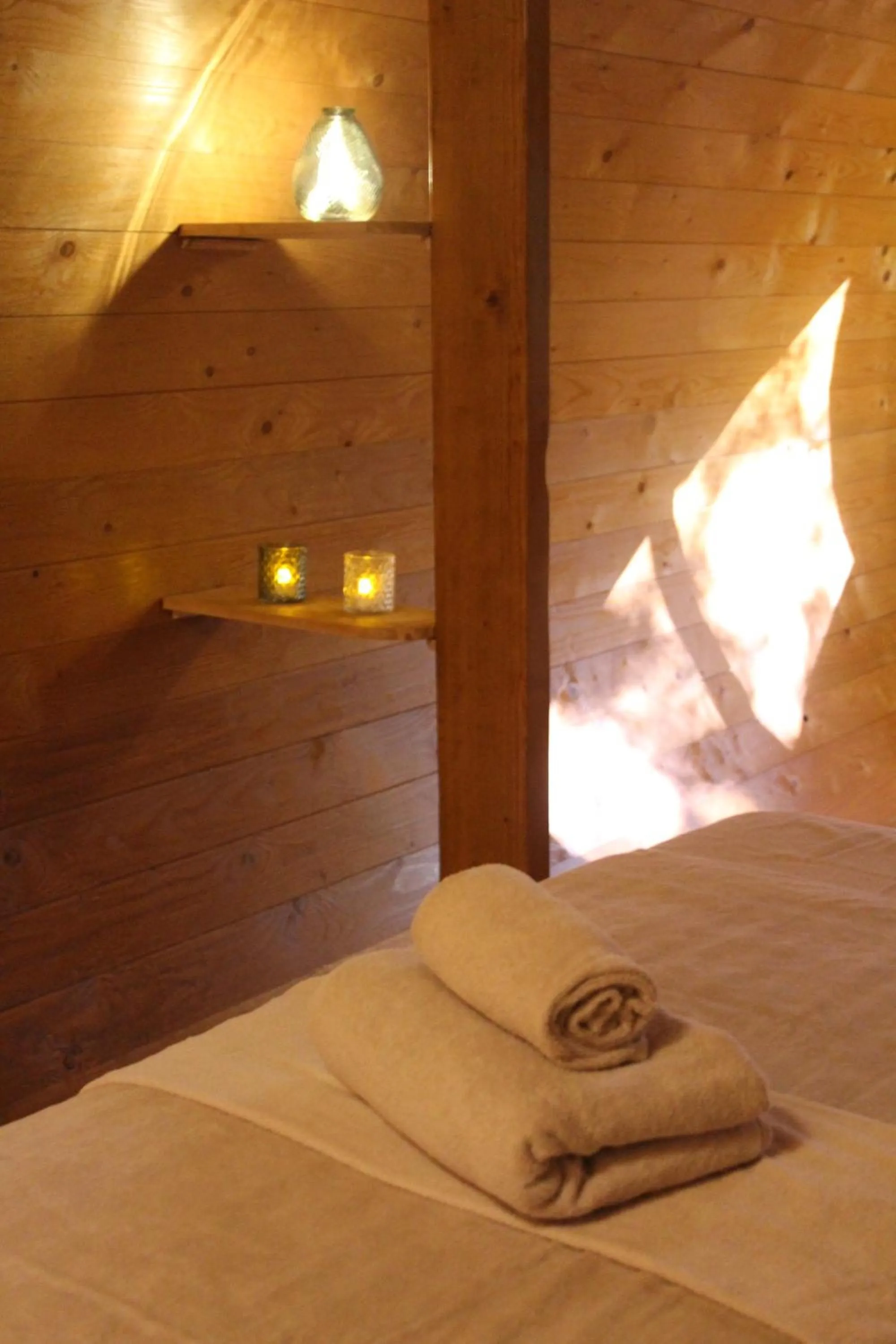 Bed in Hôtel & Spa du Domaine des Thômeaux, The Originals Relais