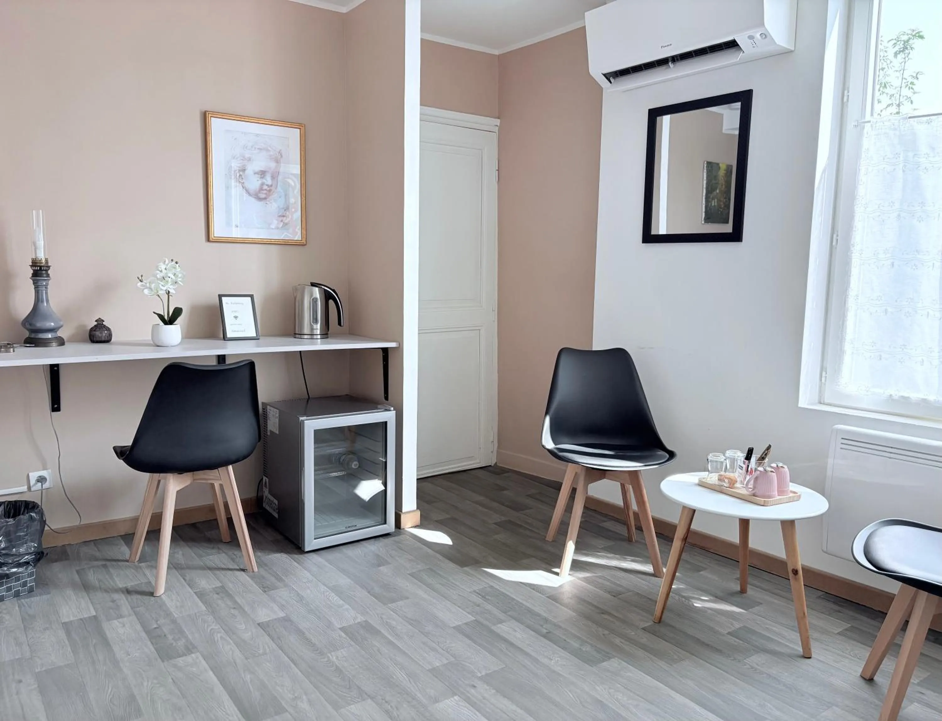 Coffee/tea facilities in Au Richebourg Nogent