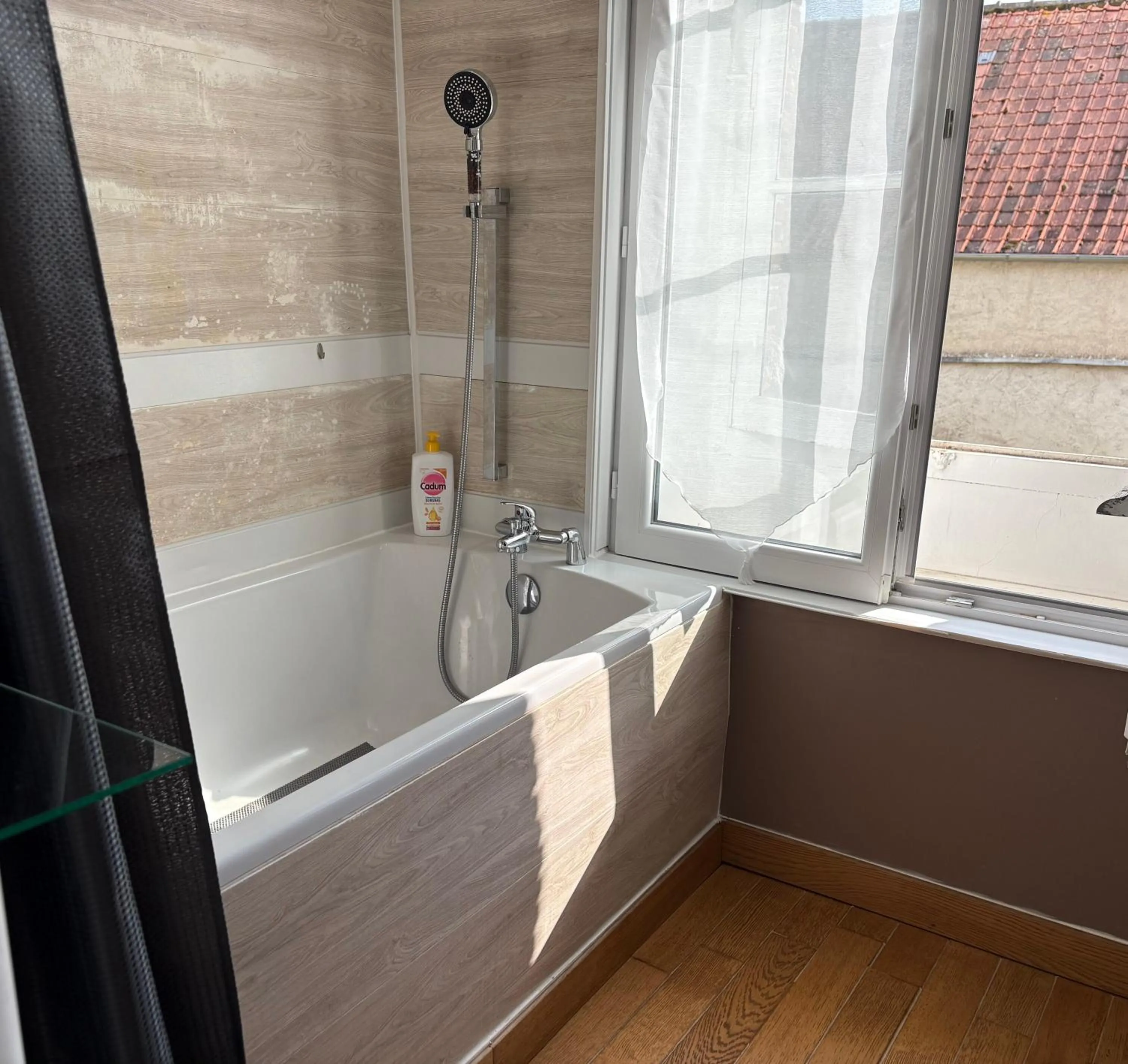 Bathroom in Au Richebourg Nogent