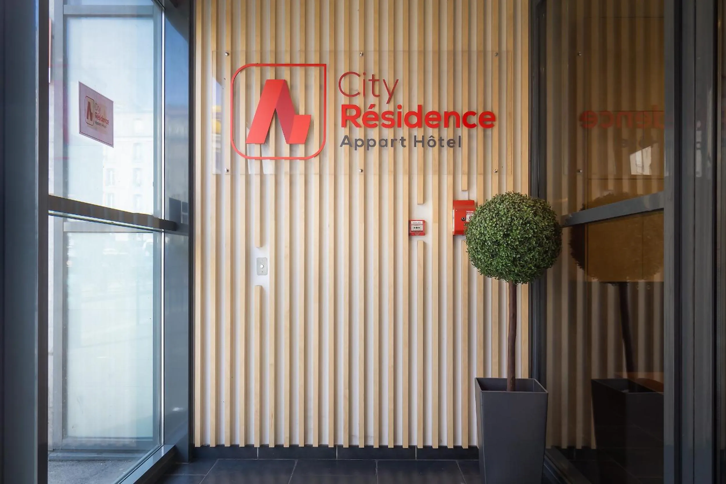 Property building in City Résidence Ivry