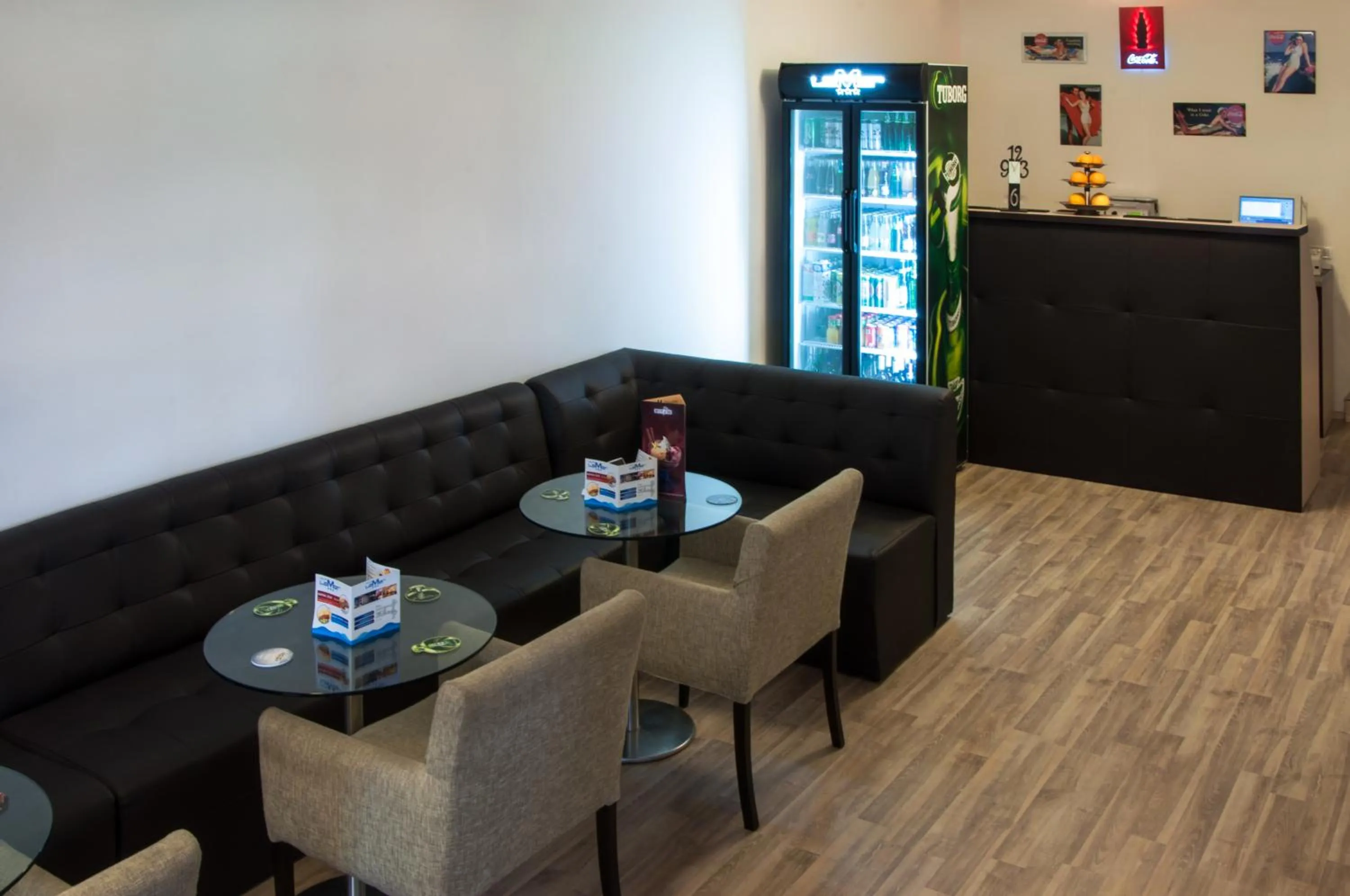 Restaurant/places to eat in Vila La Mer