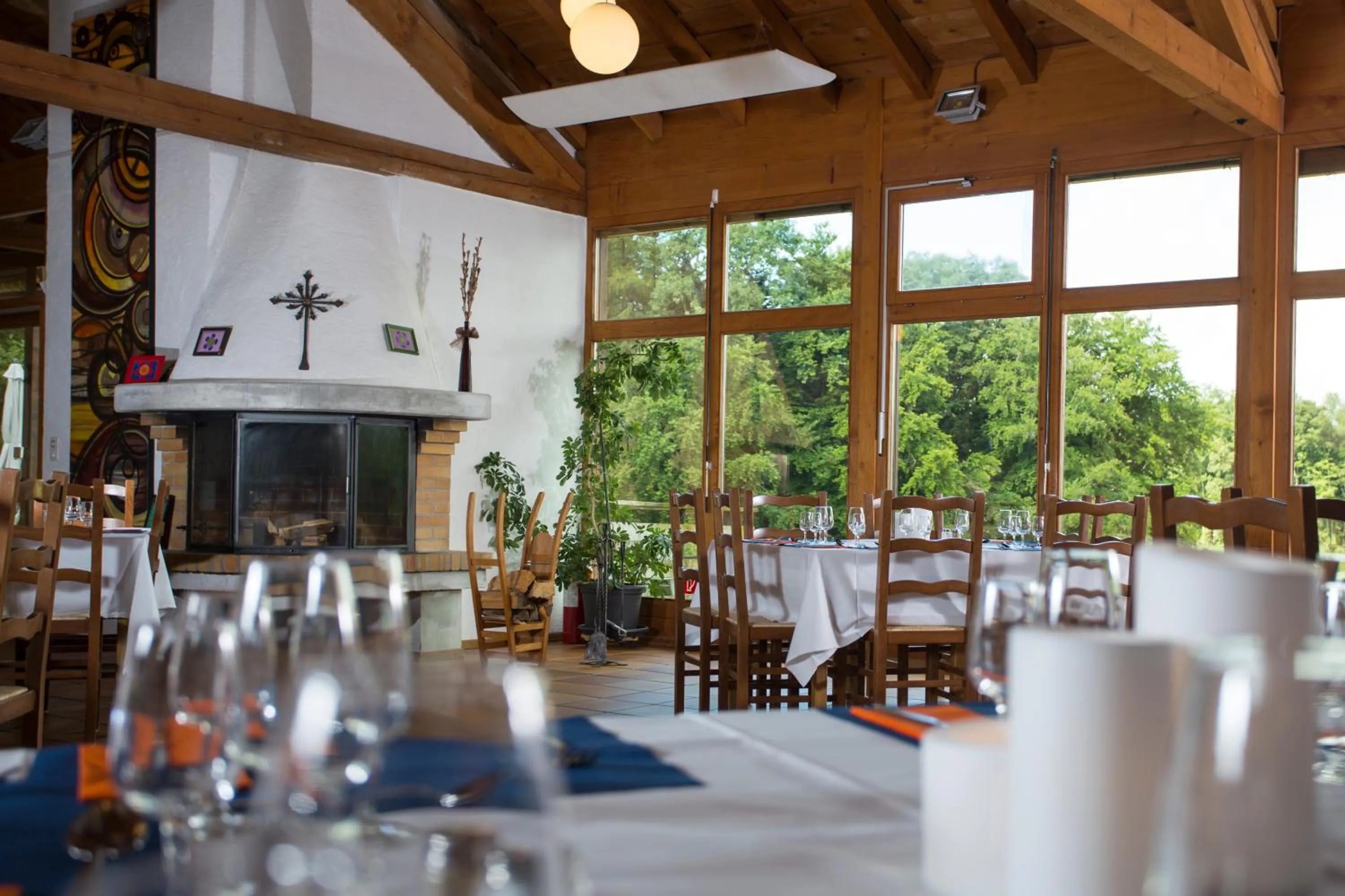 Restaurant/places to eat in Crêt-Bérard