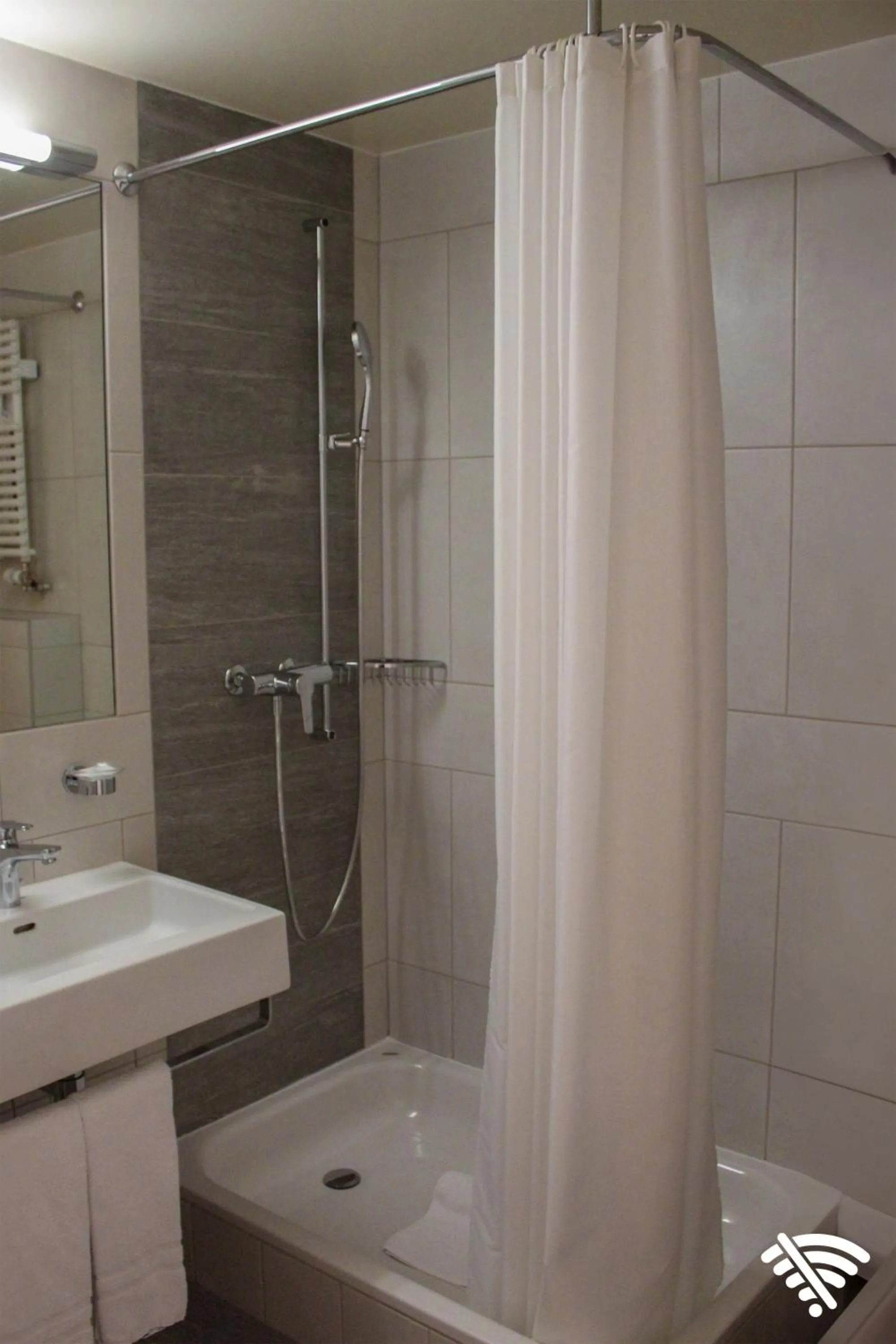 Shower in Crêt-Bérard