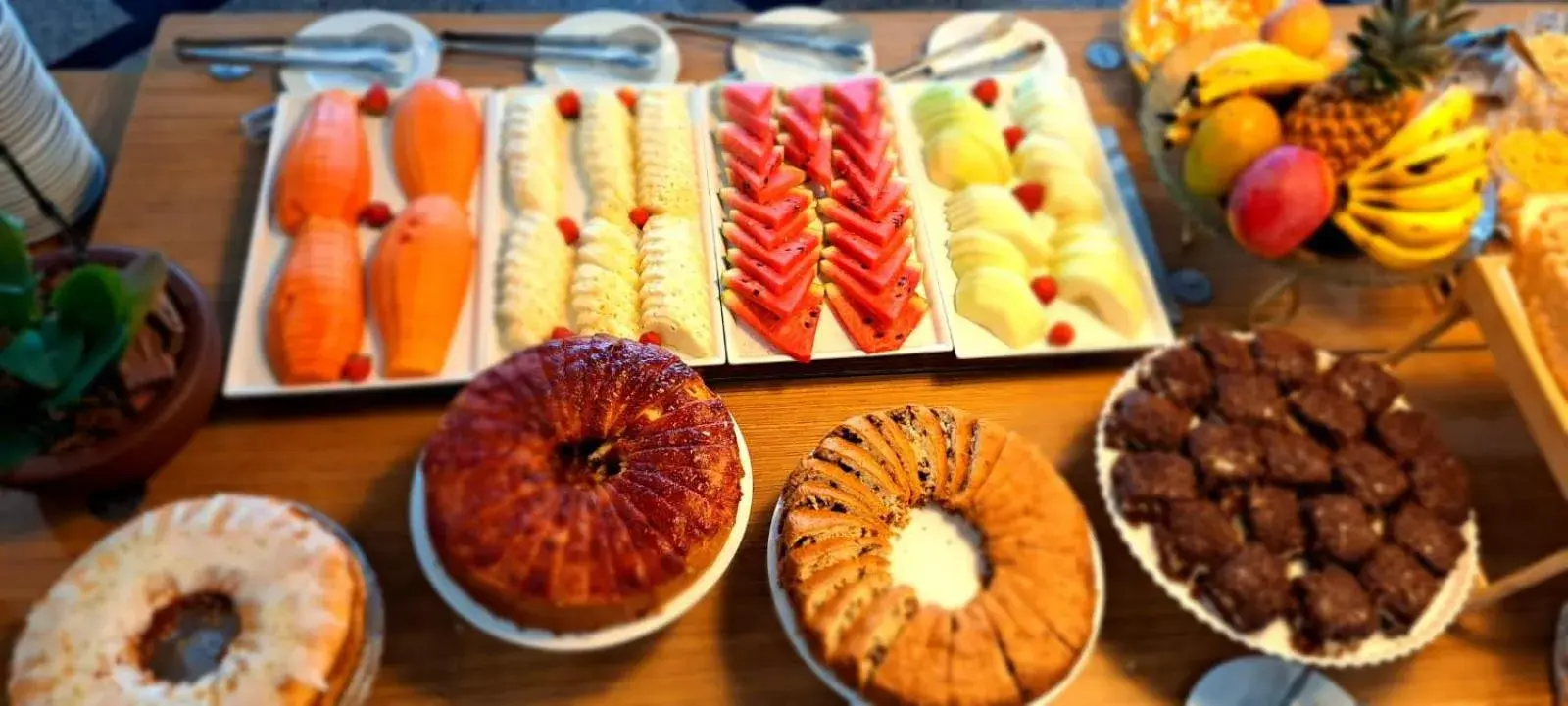 Breakfast in Cambirela Hotel Breakfast in Cambirela Hotel