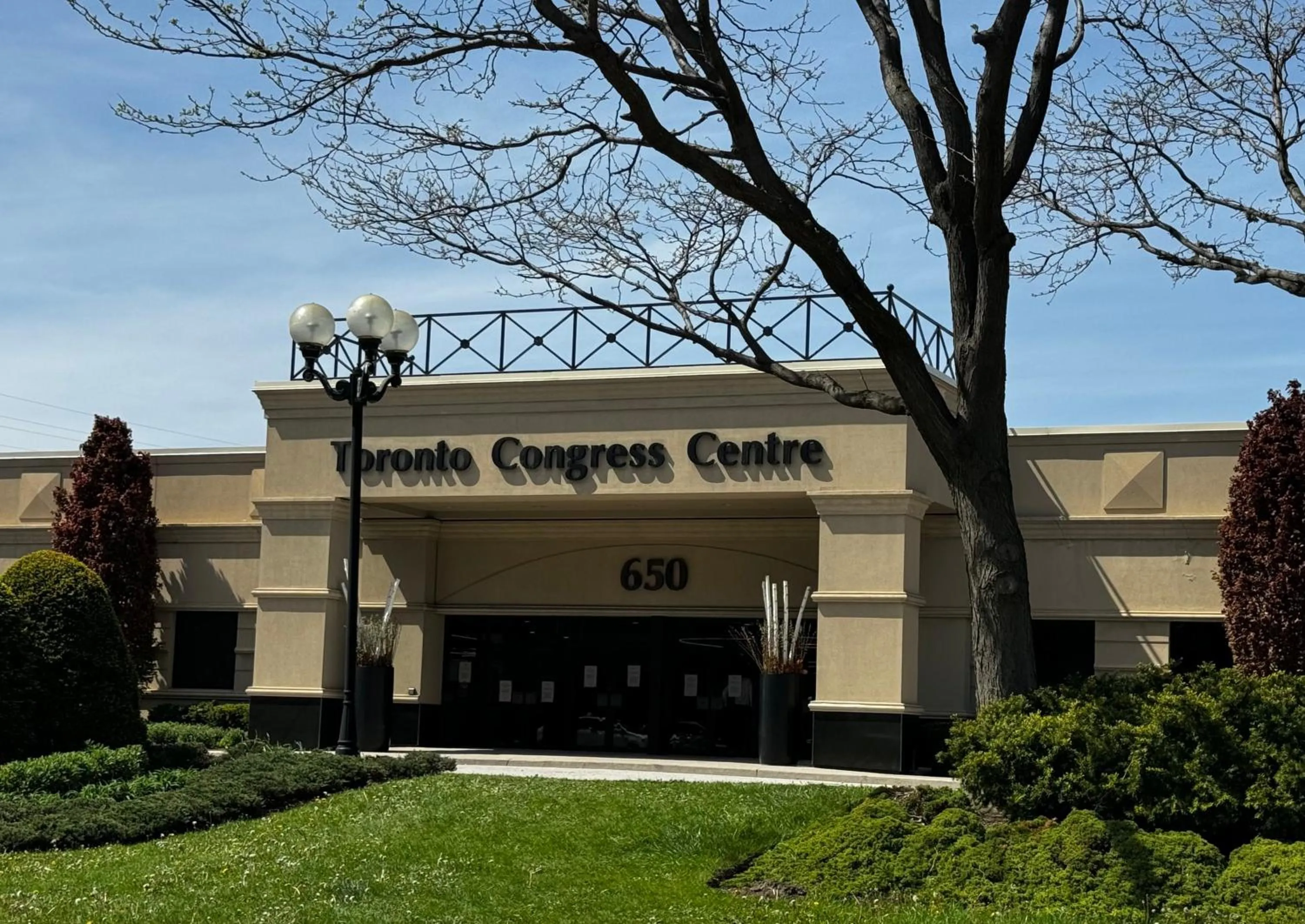 Area and facilities in Holiday Inn Toronto Airport East by IHG