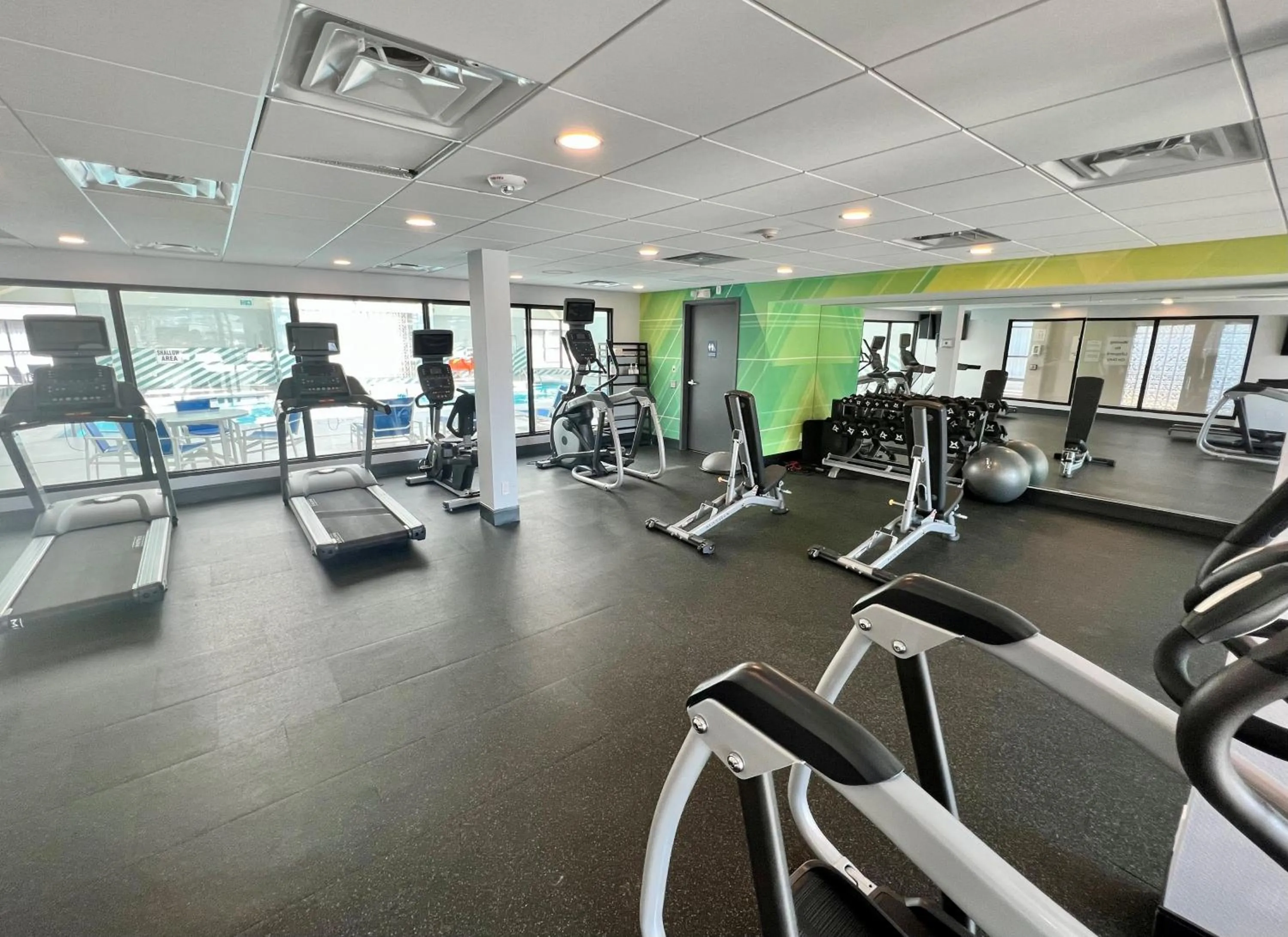 Fitness centre/facilities in Holiday Inn Toronto Airport East by IHG