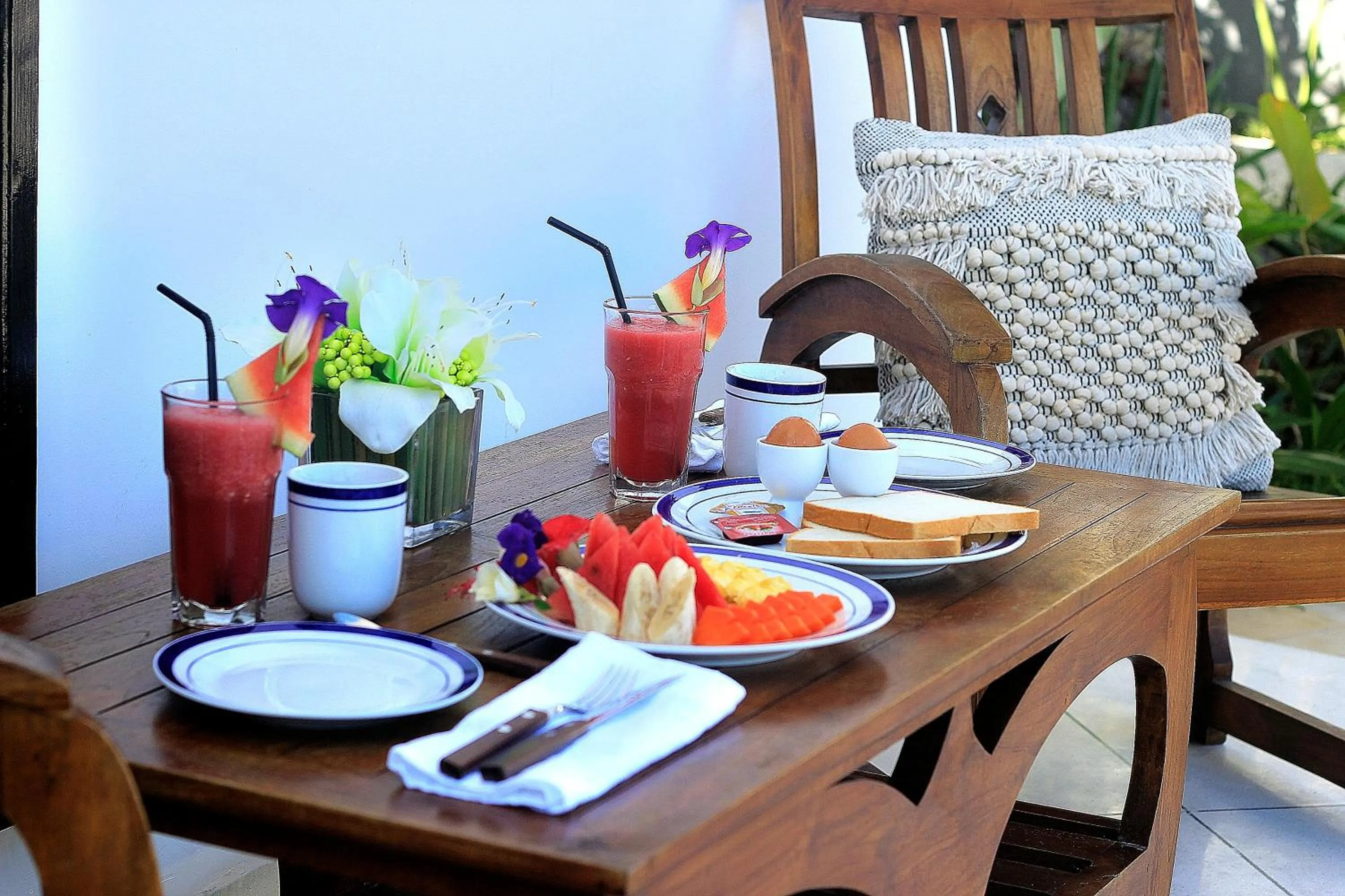 Food and drinks in Villa Kipas Retreat