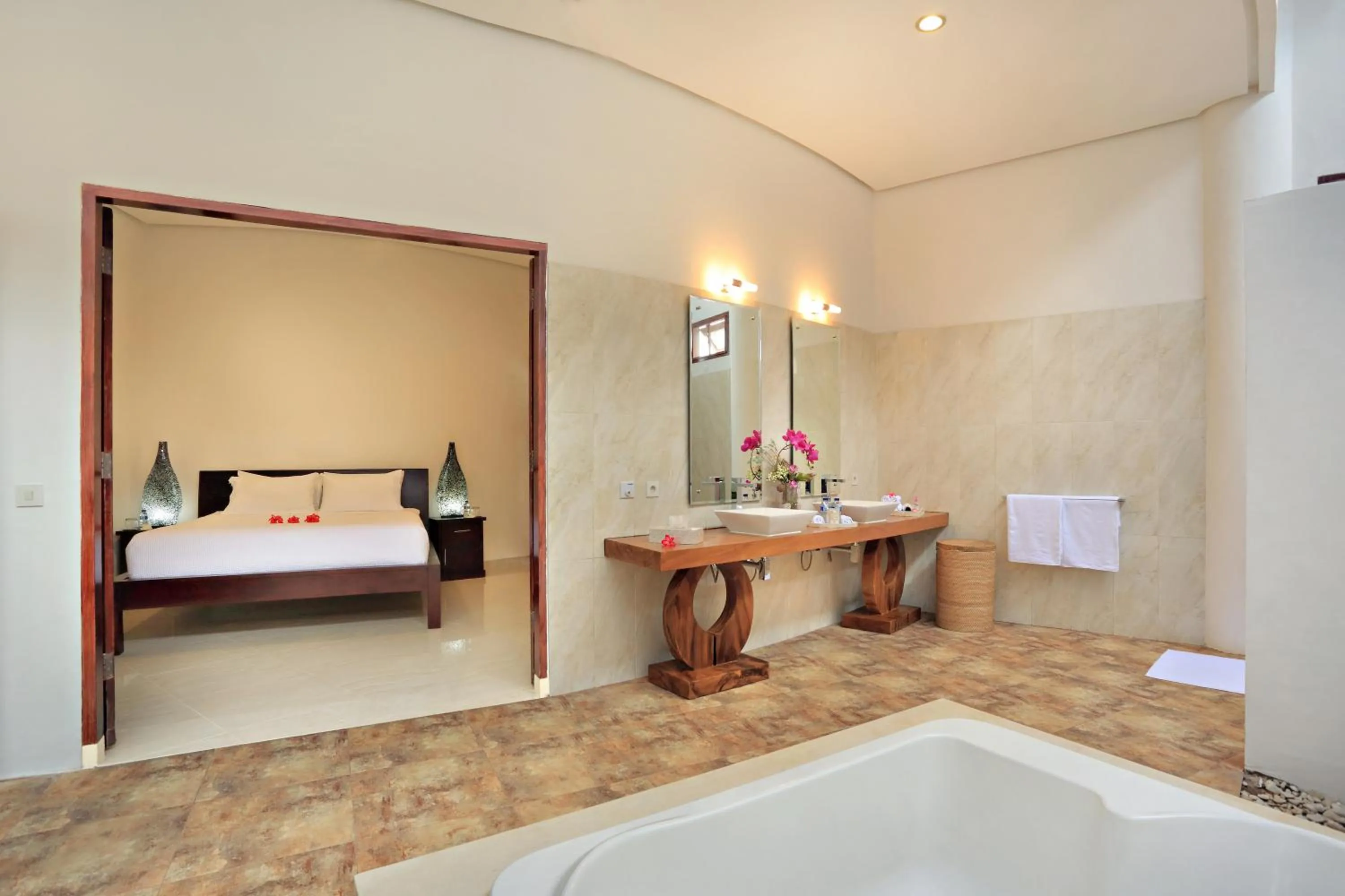 Bathroom, Bed in Villa Kipas Retreat