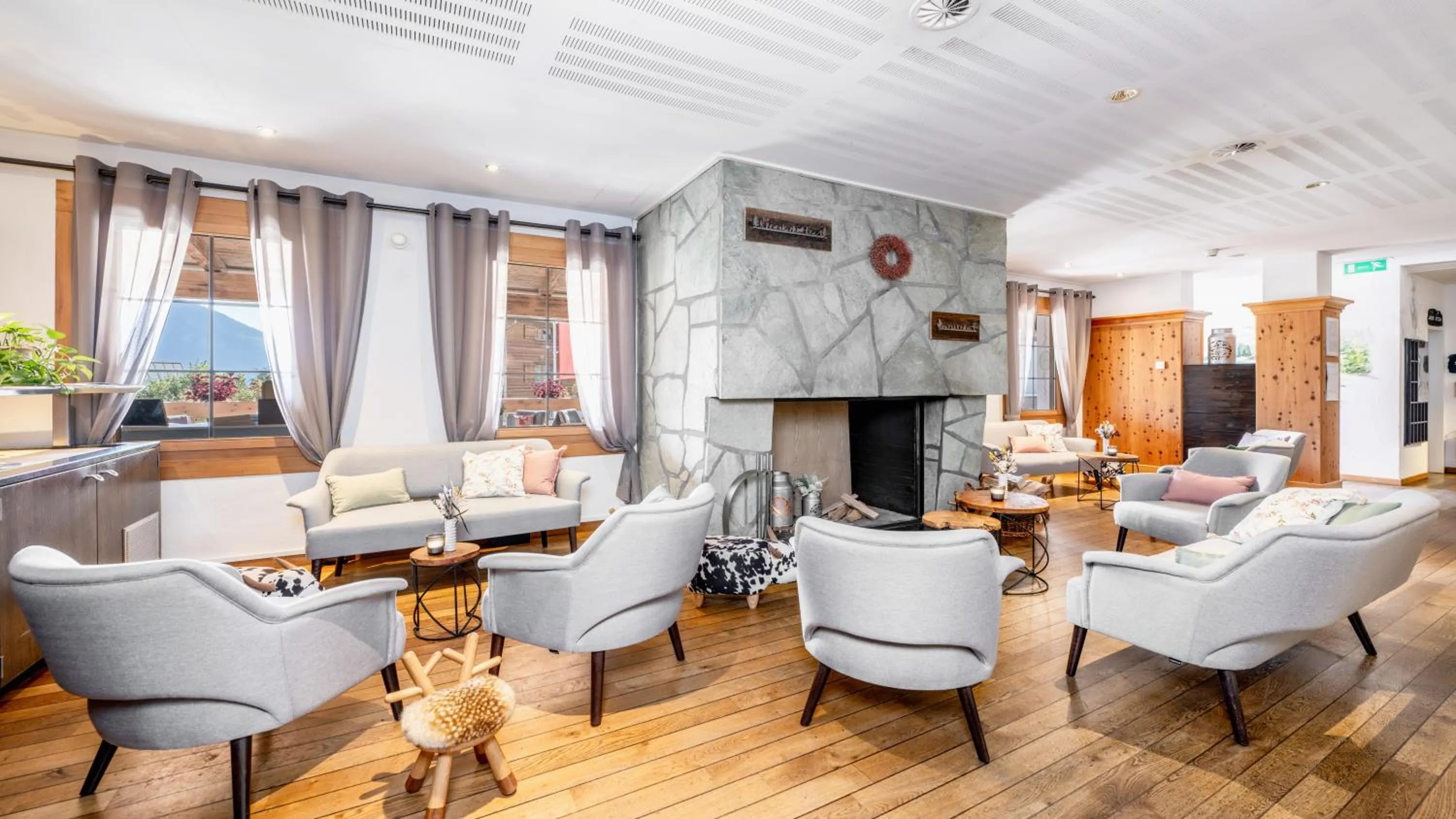 Lobby or reception in Hapimag Ferienwohnungen Flims