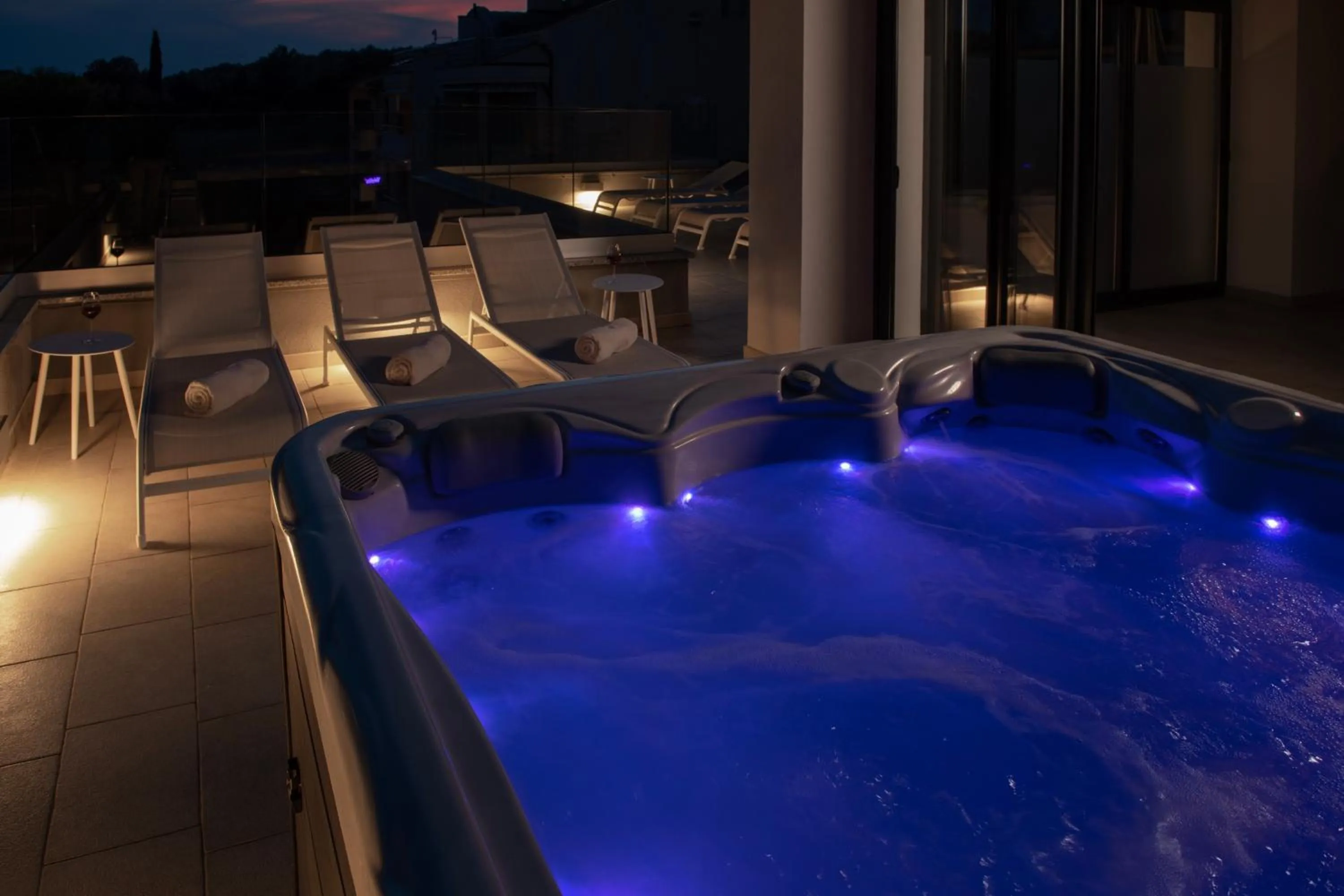 Hot Tub in Aparthotel Punta Blu - POOL & SPA