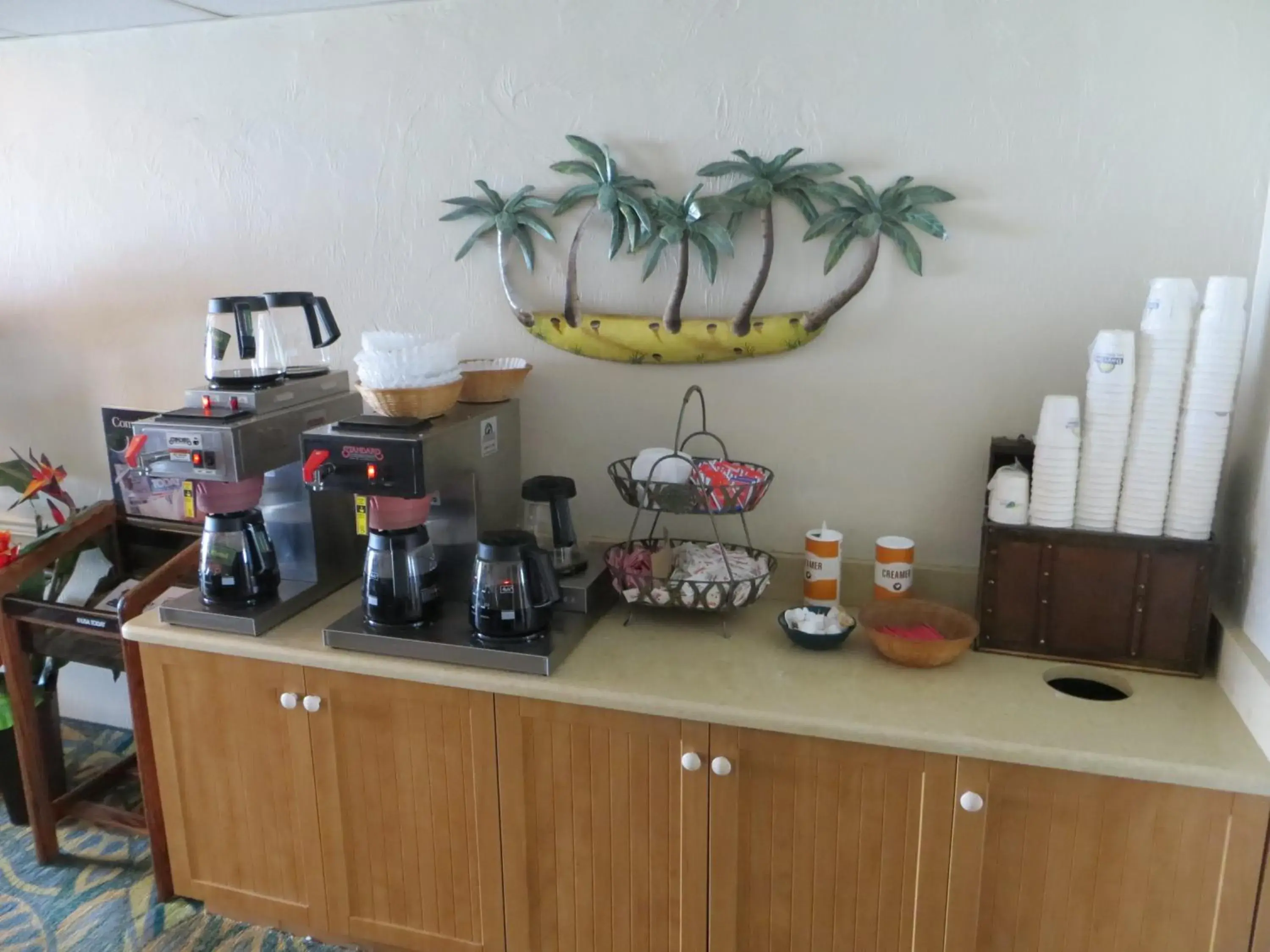 Food in Days Inn by Wyndham Daytona Oceanfront Food in Days Inn by Wyndham Daytona Oceanfront